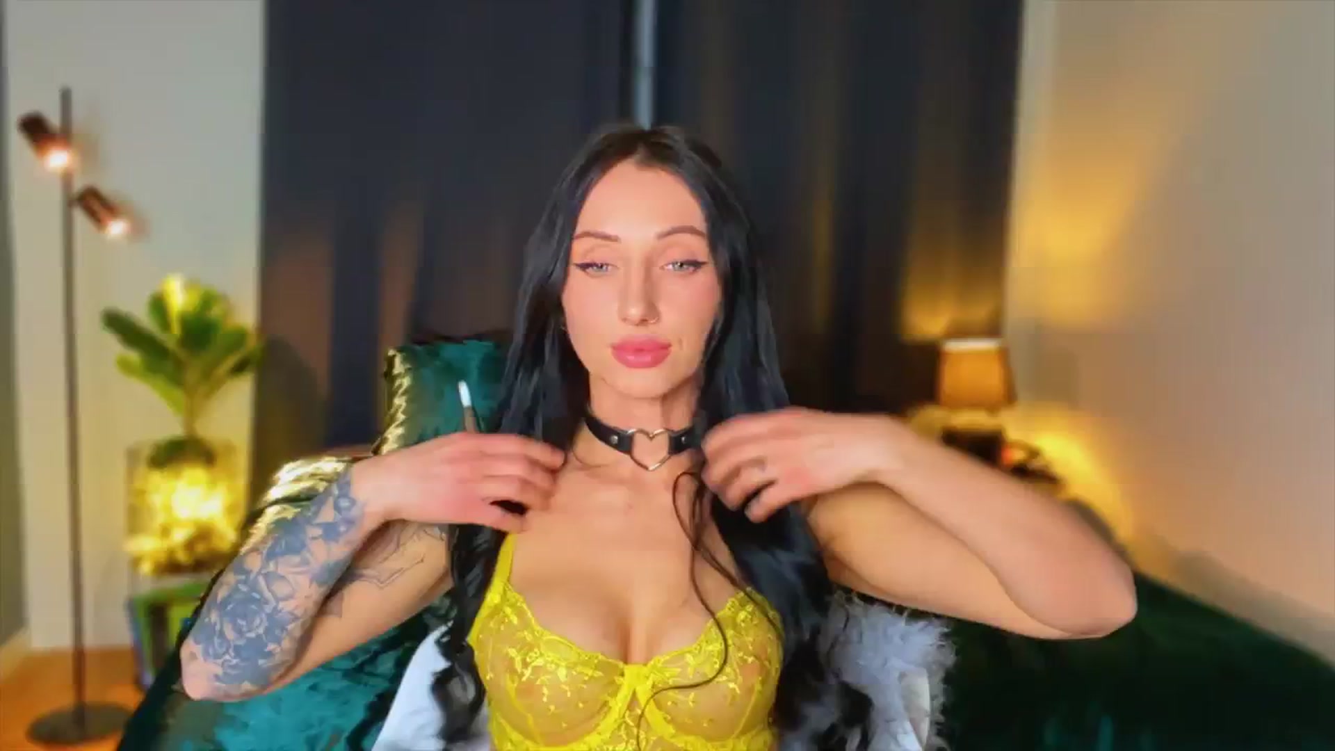 Gallery image thumbnail from AlexaAlexx's myfreecams stream on, 01/15/2024, 16:59 image 1 of 20