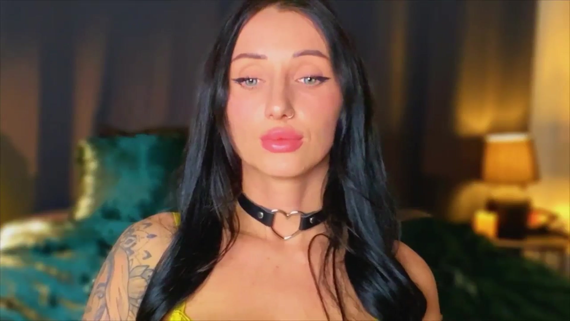 Gallery image thumbnail from AlexaAlexx's myfreecams stream on, 01/15/2024, 16:59 image 3 of 20