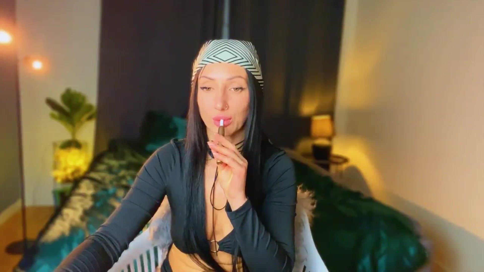 Gallery image thumbnail from AlexaAlexx's myfreecams stream on, 01/16/2024, 23:32 image 7 of 20