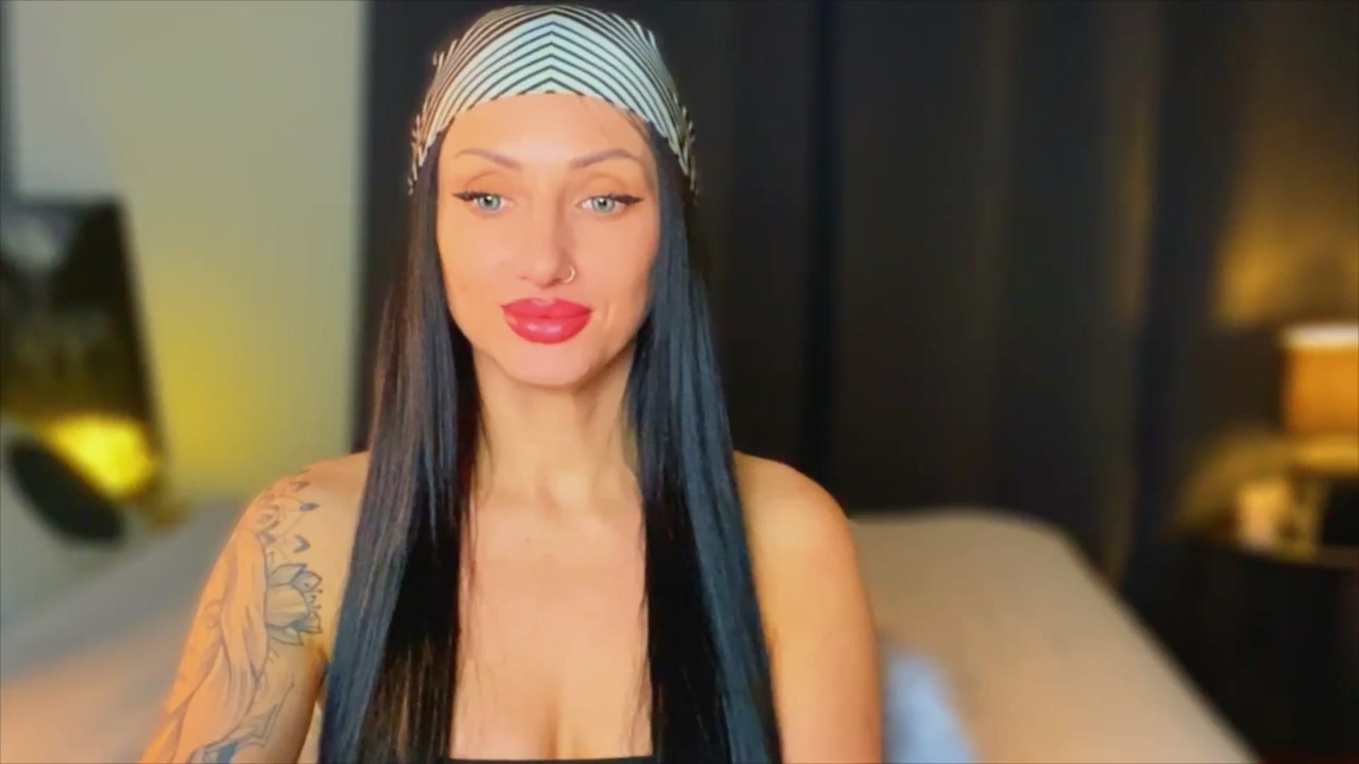 Gallery image thumbnail from AlexaAlexx's myfreecams stream on, 01/21/2024, 11:01 image 12 of 20