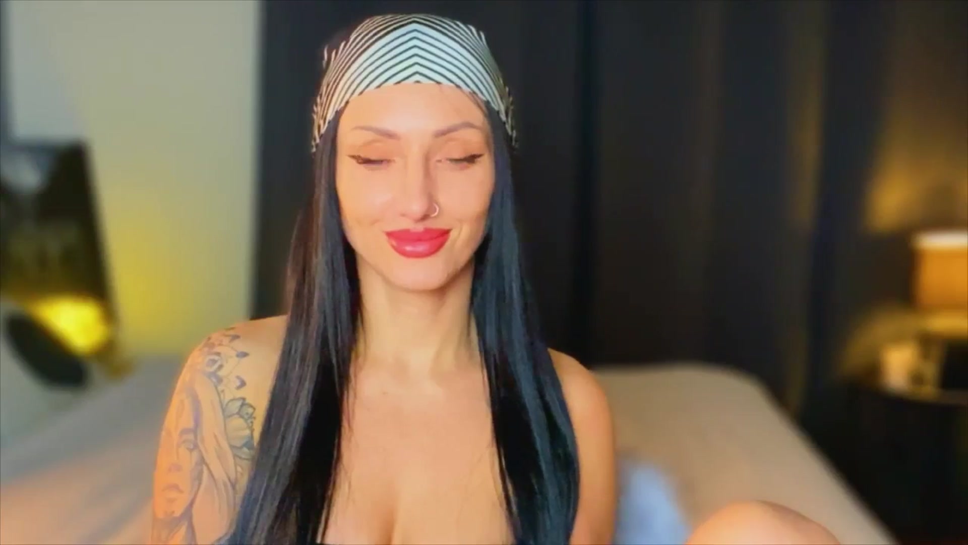 Gallery image thumbnail from AlexaAlexx's myfreecams stream on, 01/21/2024, 11:01 image 14 of 20