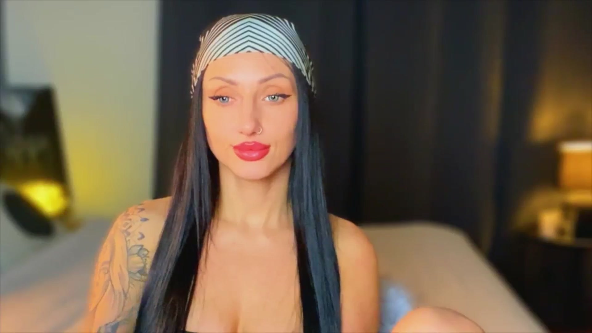 Gallery image thumbnail from AlexaAlexx's myfreecams stream on, 01/21/2024, 11:01 image 16 of 20