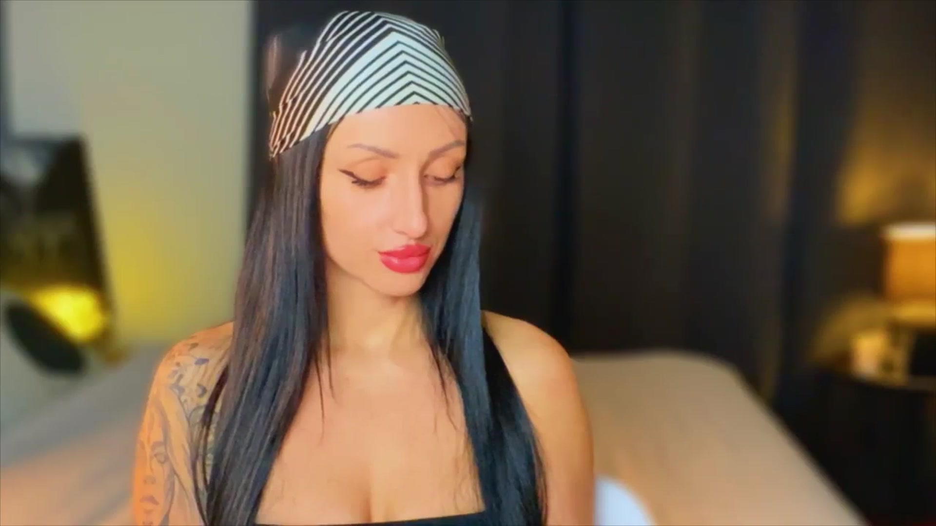 Gallery image thumbnail from AlexaAlexx's myfreecams stream on, 01/21/2024, 11:01 image 8 of 20