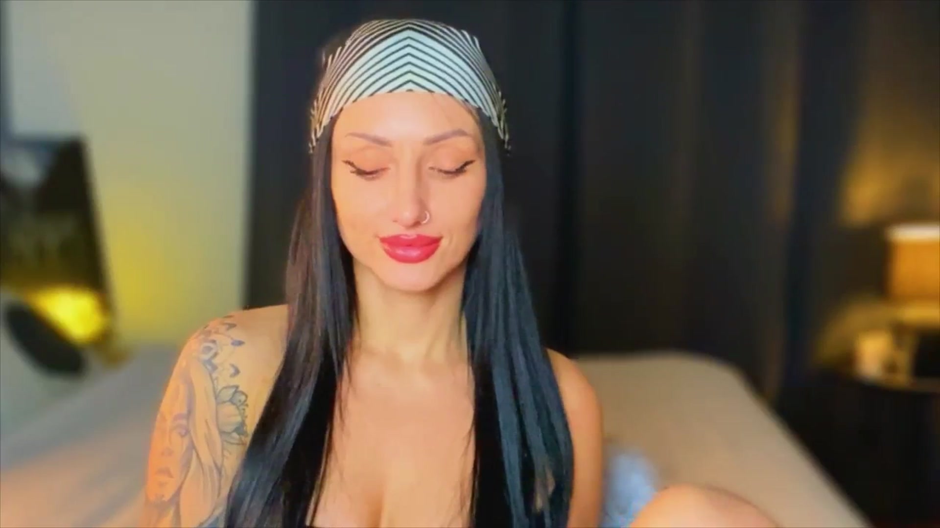 Gallery image thumbnail from AlexaAlexx's myfreecams stream on, 01/21/2024, 11:01 image 15 of 20