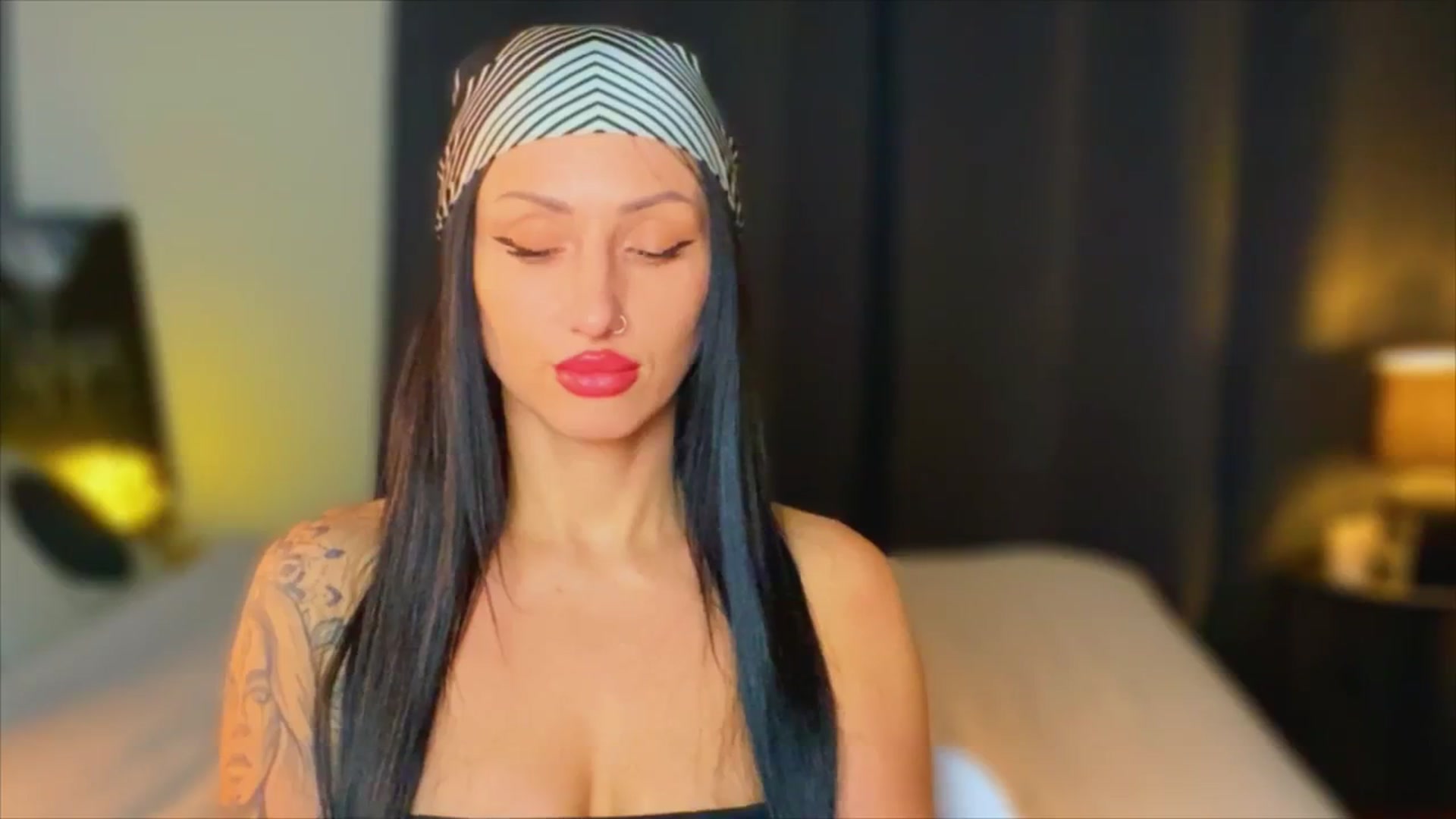 Gallery image thumbnail from AlexaAlexx's myfreecams stream on, 01/21/2024, 11:01 image 11 of 20