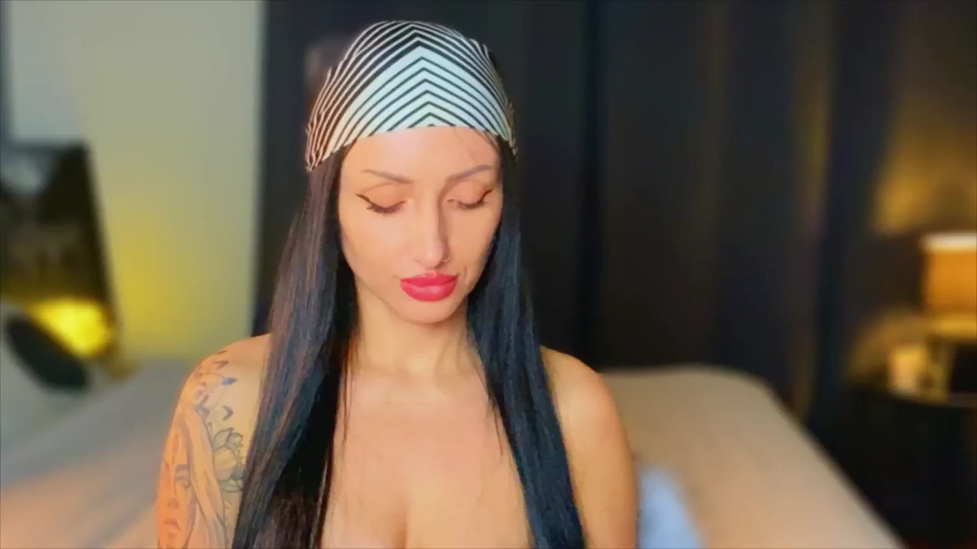 Gallery image thumbnail from AlexaAlexx's myfreecams stream on, 01/21/2024, 11:01 image 17 of 20