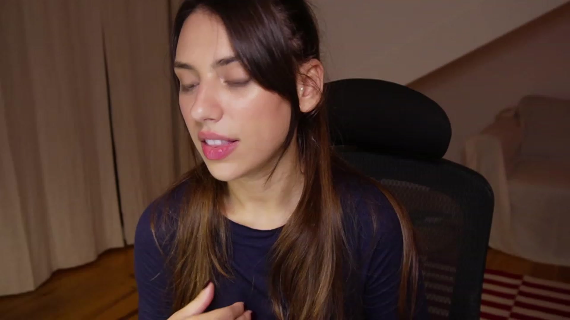 Gallery image thumbnail from AlexaBlancOh's myfreecams stream on, 11/17/2022, 02:47 image 17 of 20