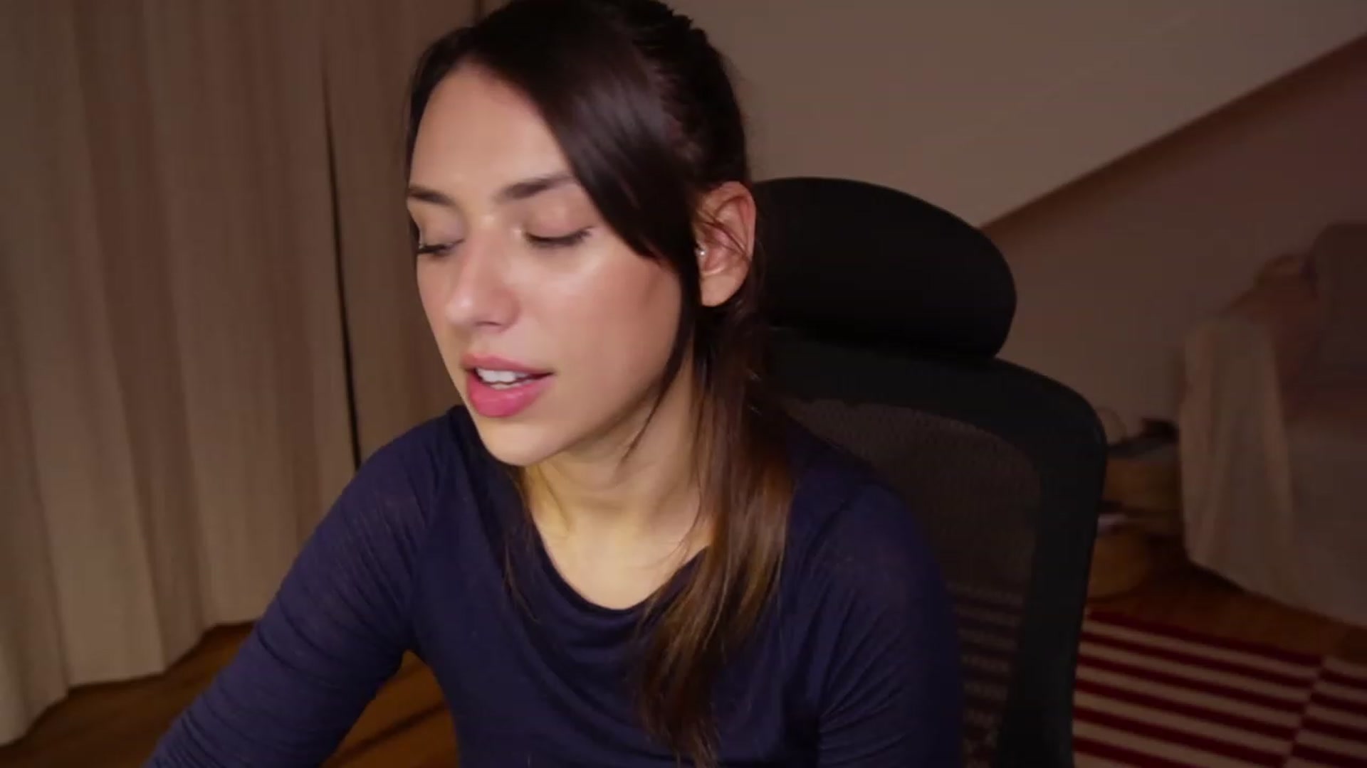 Gallery image thumbnail from AlexaBlancOh's myfreecams stream on, 11/17/2022, 09:59 image 16 of 20