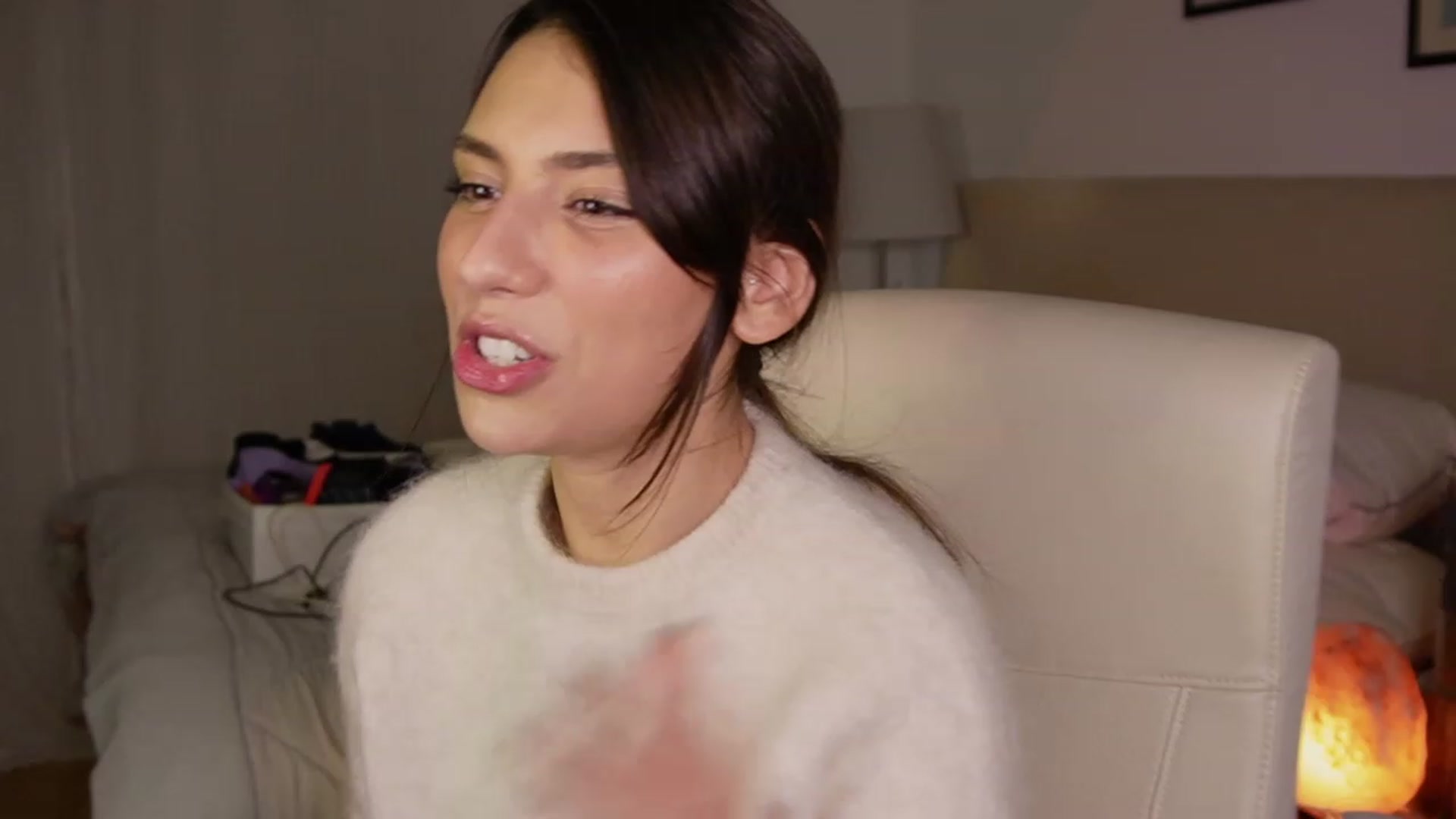 Gallery image thumbnail from AlexaBlancOh's myfreecams stream on, 11/19/2022, 05:30 image 3 of 20
