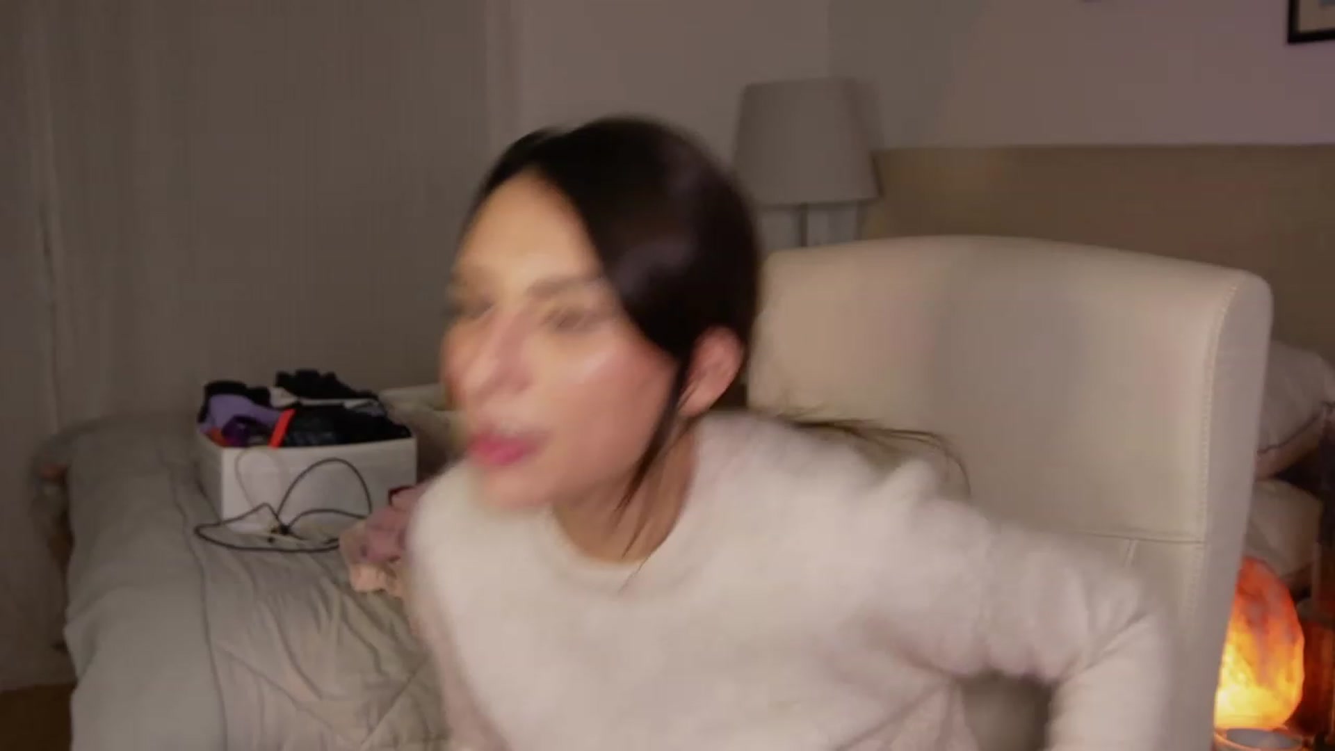 Gallery image thumbnail from AlexaBlancOh's myfreecams stream on, 11/19/2022, 05:30 image 9 of 20