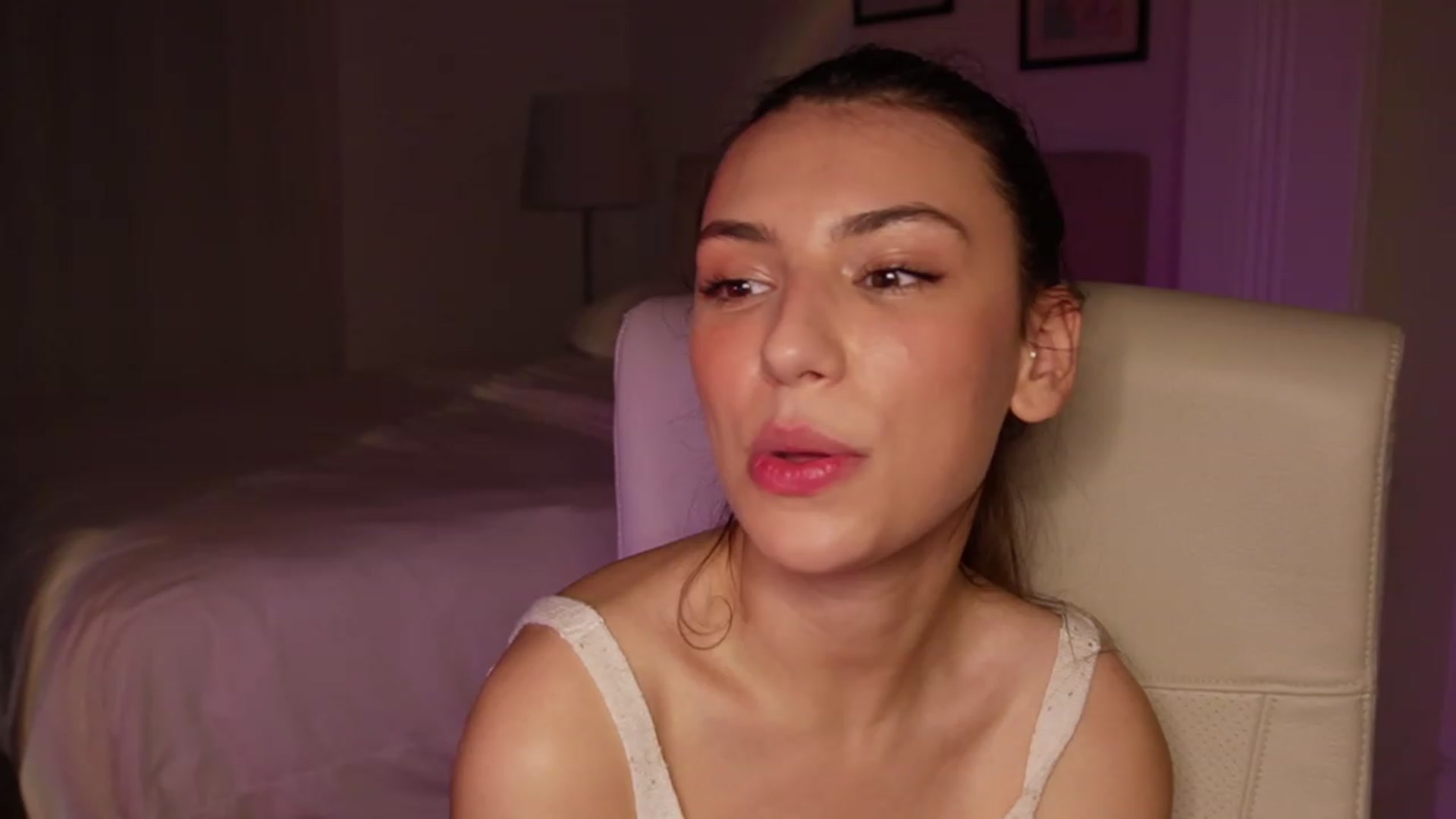 Gallery image thumbnail from AlexaBlancOh's myfreecams stream on, 11/22/2022, 07:35 image 3 of 20