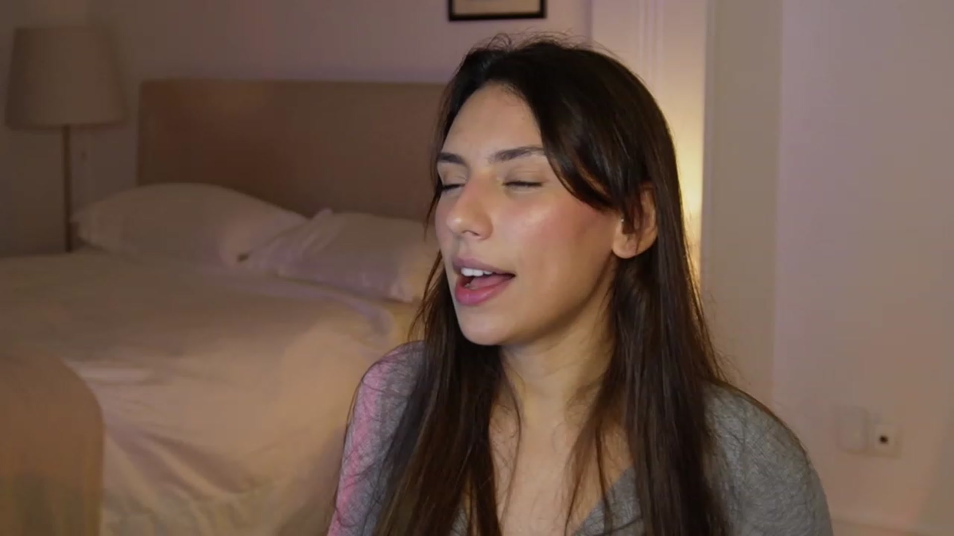 Gallery image thumbnail from AlexaBlancOh's myfreecams stream on, 11/24/2022, 08:43 image 4 of 20