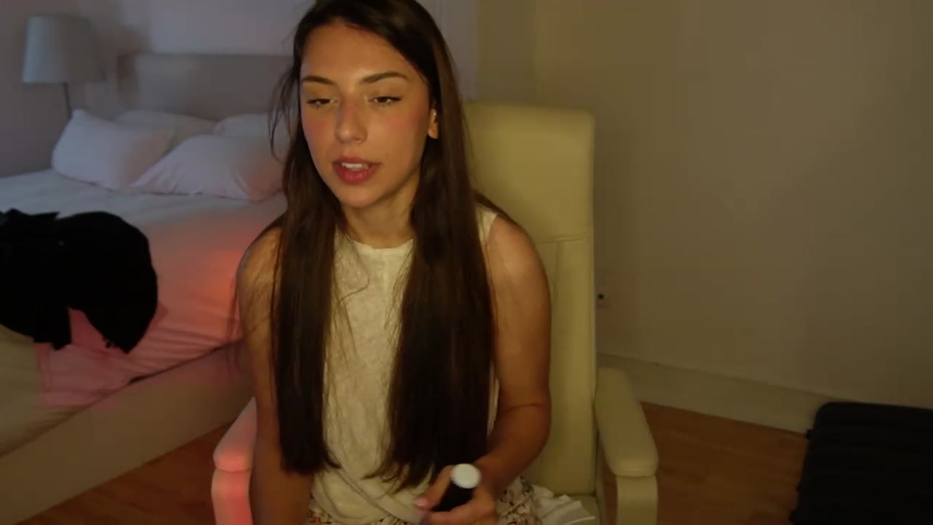 Gallery image thumbnail from AlexaBlancOh's myfreecams stream on, 04/19/2023, 07:33 image 11 of 20