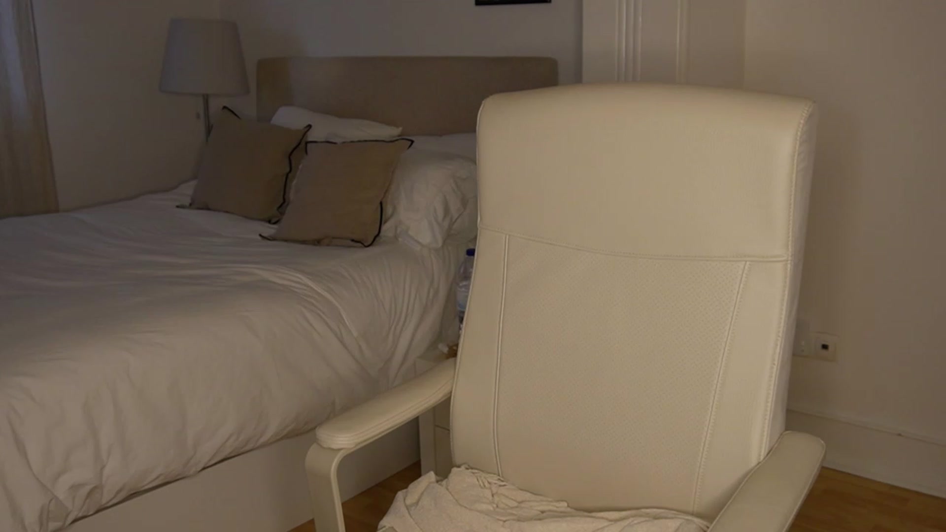 Gallery image thumbnail from AlexaBlancOh's myfreecams stream on, 05/06/2023, 18:12 image 4 of 20