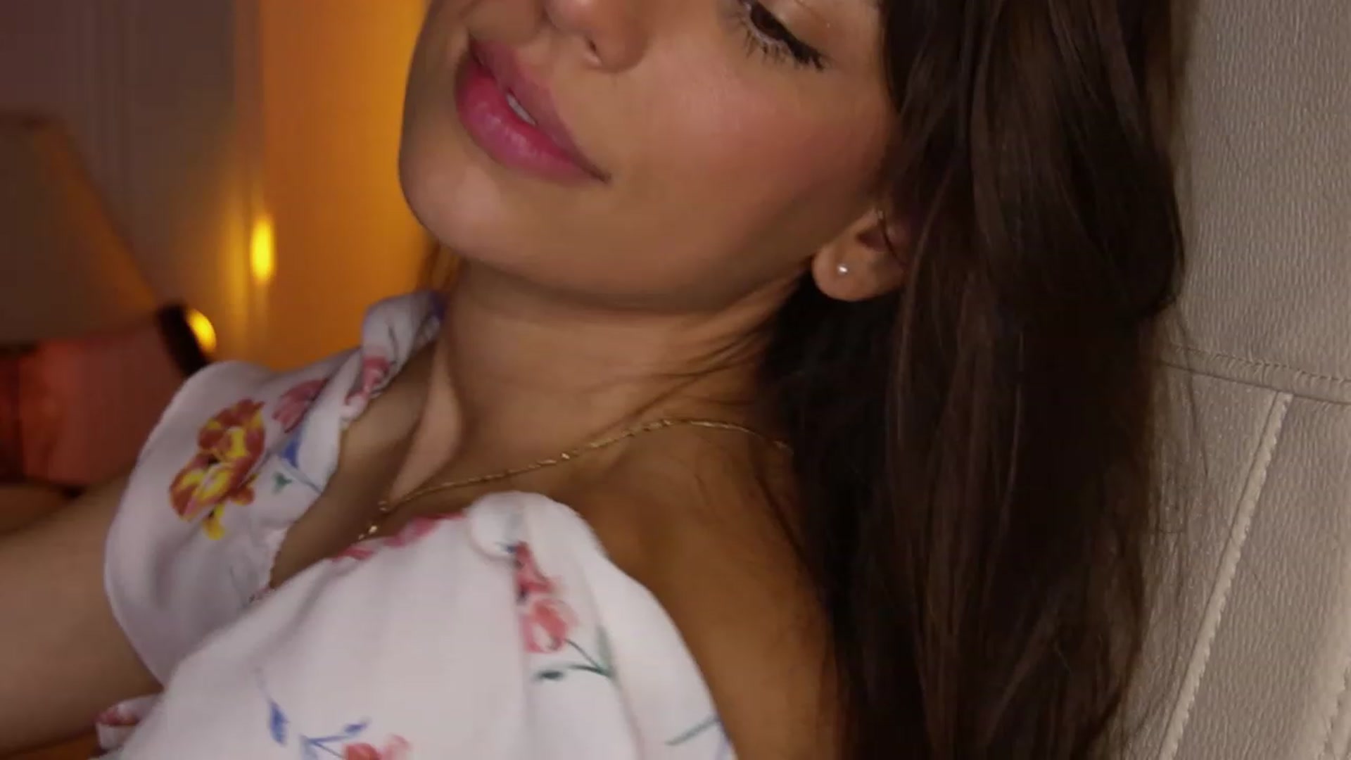 Gallery image thumbnail from AlexaBlancOh's myfreecams stream on, 06/21/2023, 05:28 image 5 of 20
