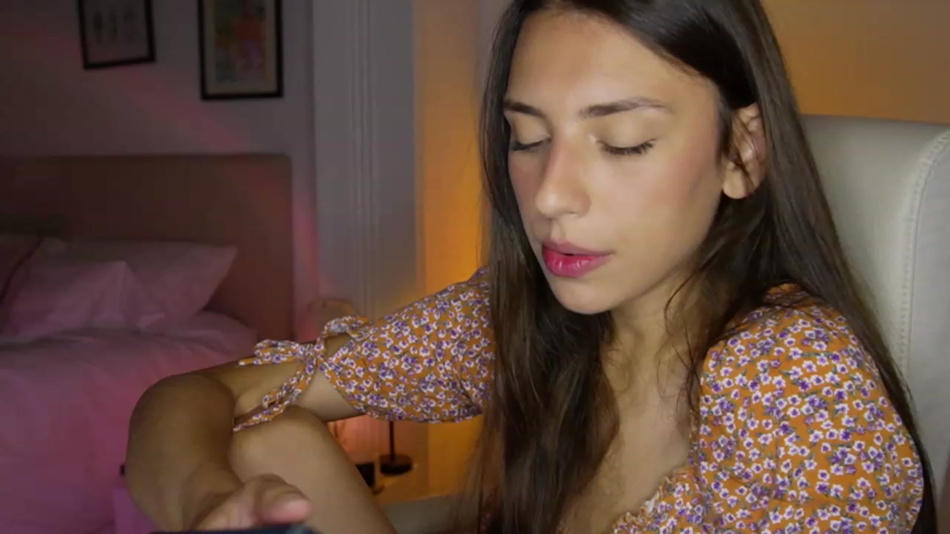 Gallery image thumbnail from AlexaBlancOh's myfreecams stream on, 07/19/2023, 07:37 image 10 of 20