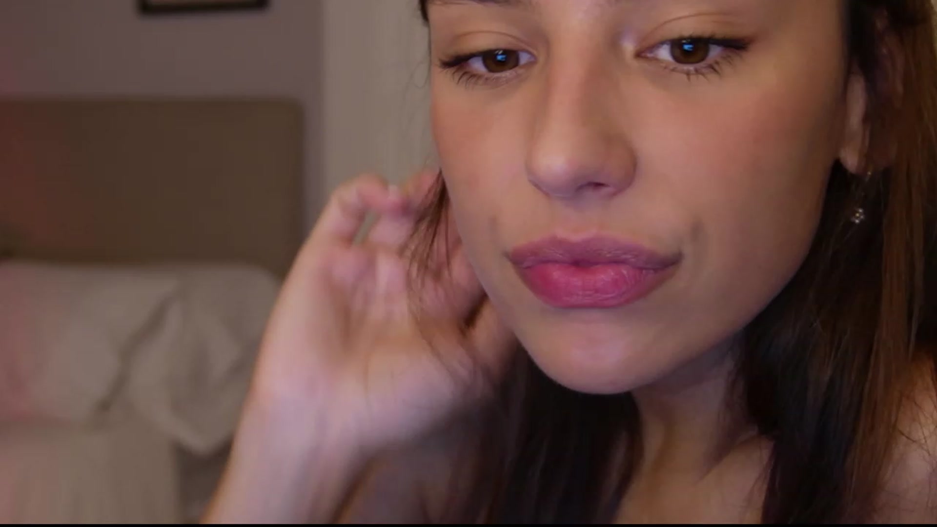 Gallery image thumbnail from AlexaBlancOh's myfreecams stream on, 10/19/2023, 19:45 image 6 of 20