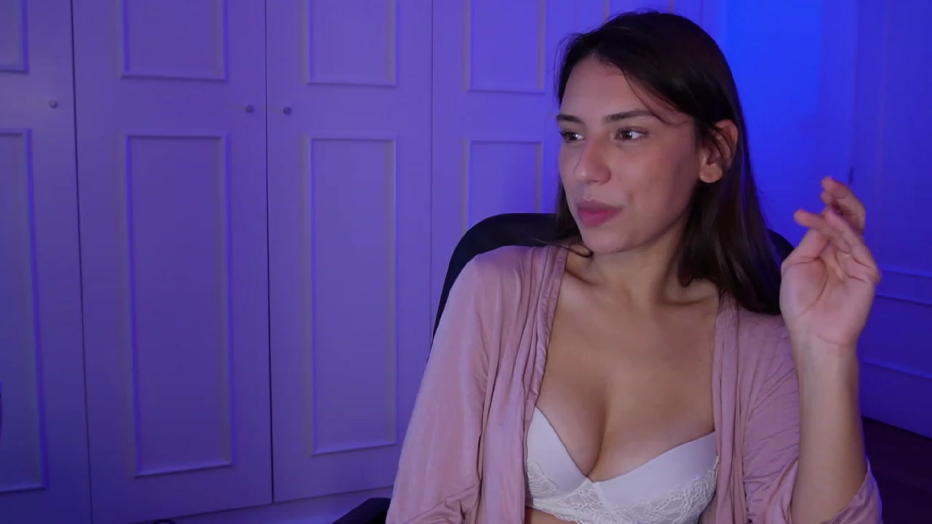 Gallery image thumbnail from AlexaBlancOh's myfreecams stream on, 11/17/2023, 09:27 image 6 of 20