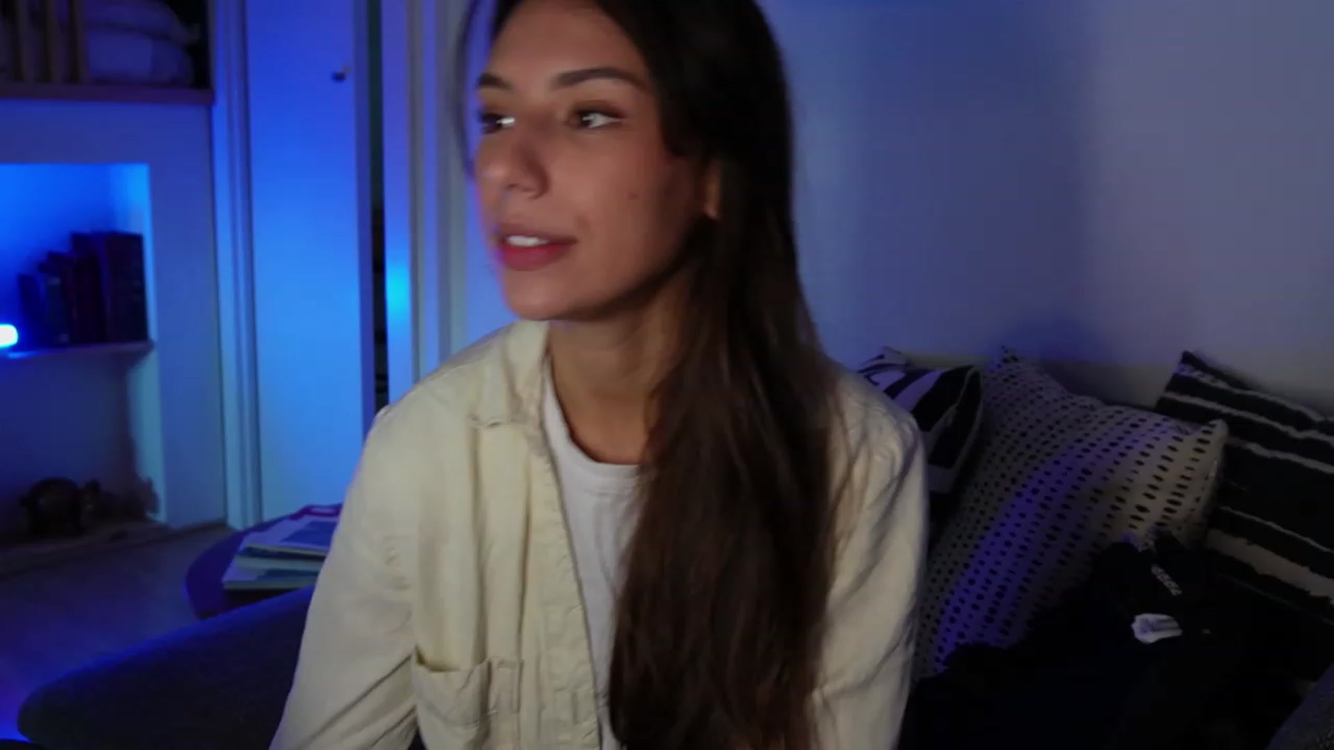 Gallery image thumbnail from AlexaBlancOh's myfreecams stream on, 11/22/2023, 16:42 image 7 of 20