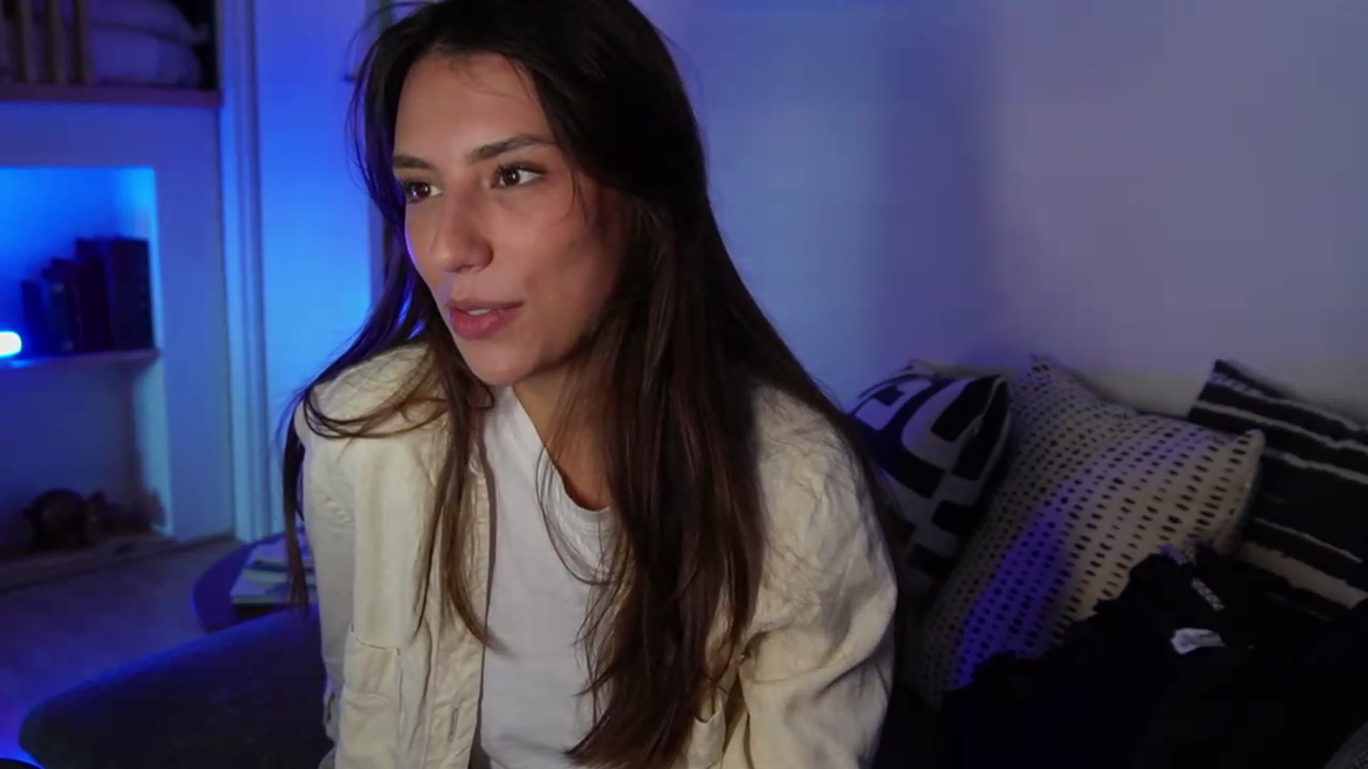 Gallery image thumbnail from AlexaBlancOh's myfreecams stream on, 11/22/2023, 16:42 image 9 of 20