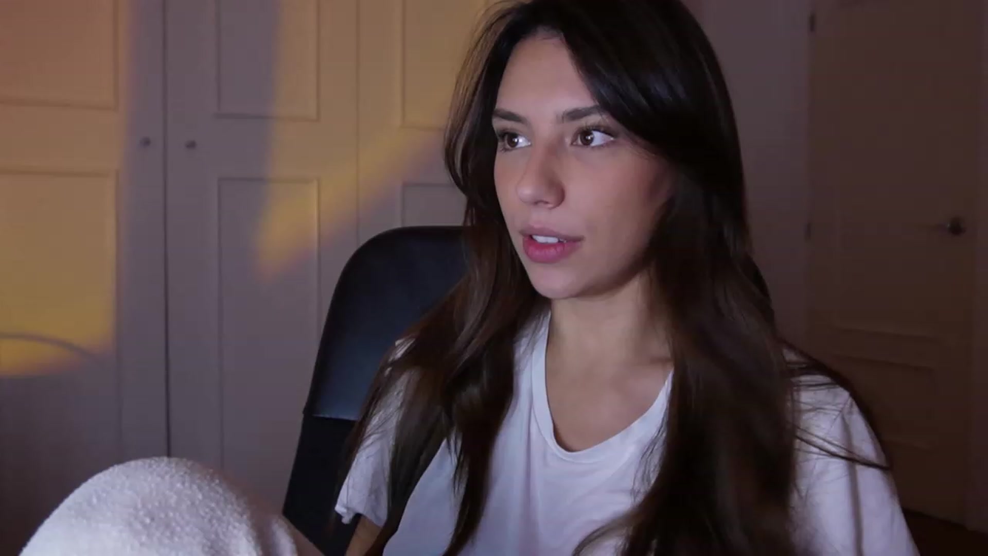Gallery image thumbnail from AlexaBlancOh's myfreecams stream on, 12/03/2023, 06:26 image 3 of 20