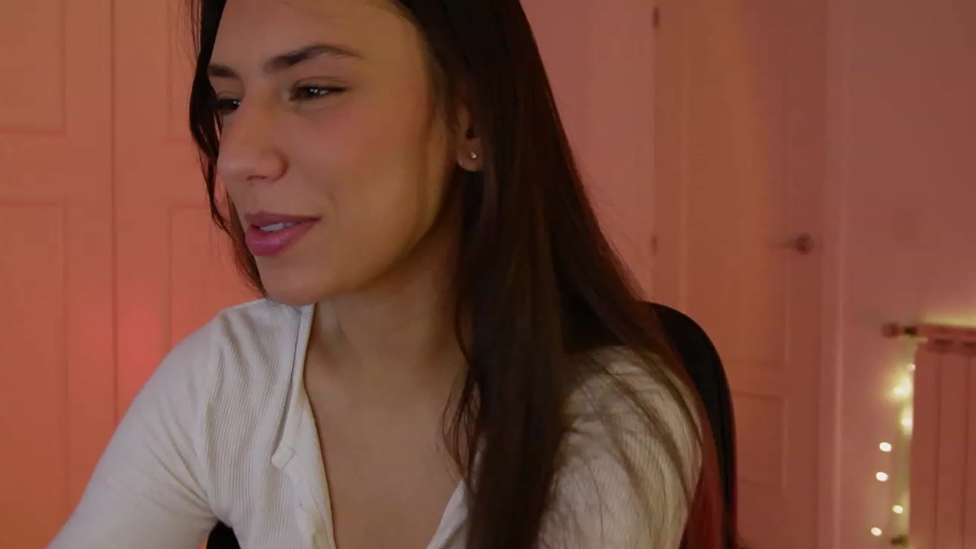 Gallery image thumbnail from AlexaBlancOh's myfreecams stream on, 01/05/2024, 09:24 image 8 of 20