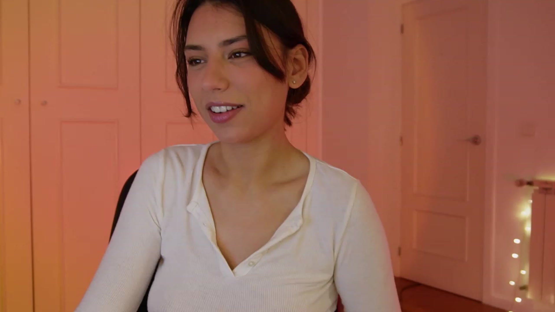 Gallery image thumbnail from AlexaBlancOh's myfreecams stream on, 01/05/2024, 09:24 image 1 of 20