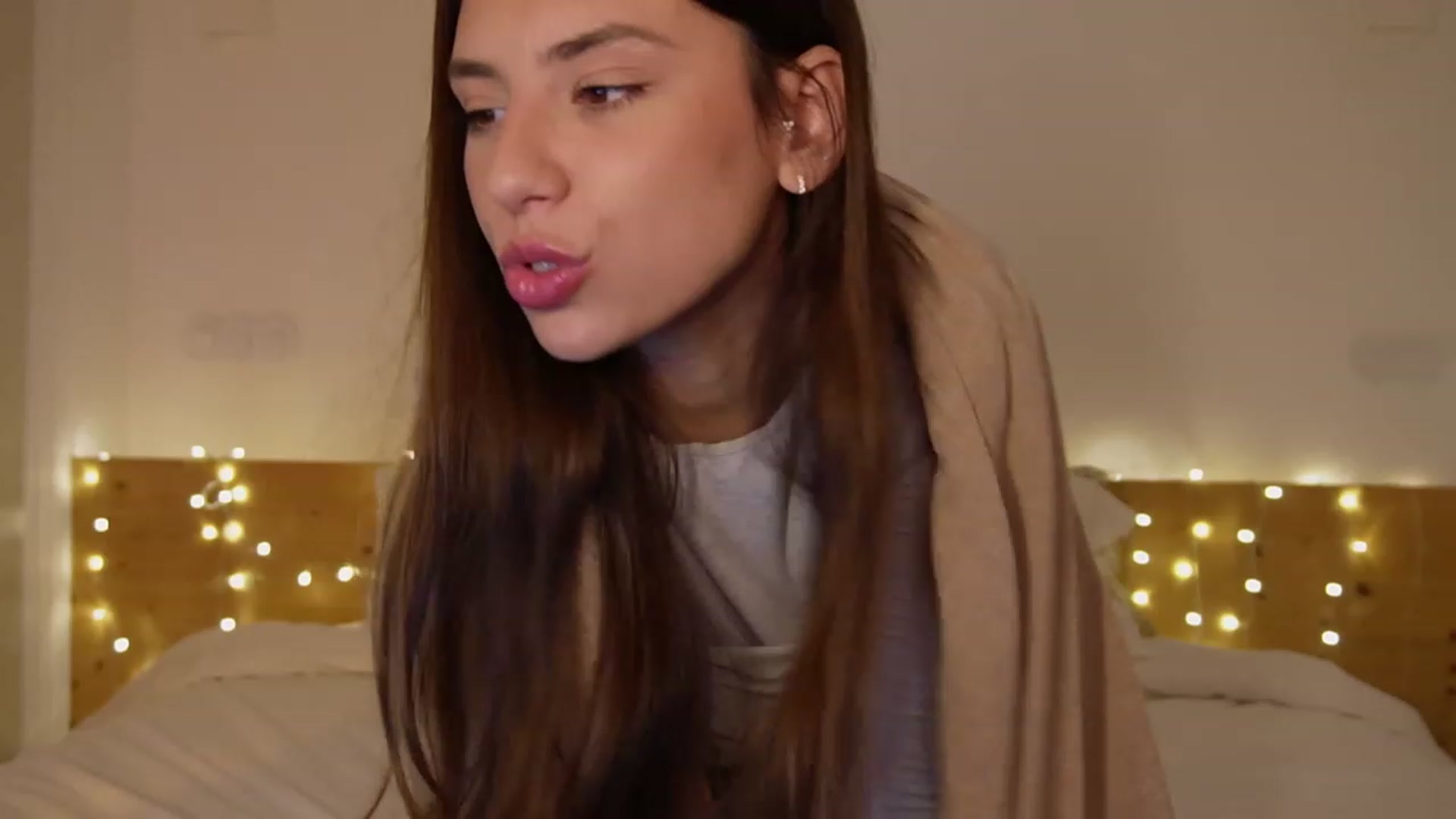 Gallery image thumbnail from AlexaBlancOh's myfreecams stream on, 03/07/2024, 08:12 image 5 of 20