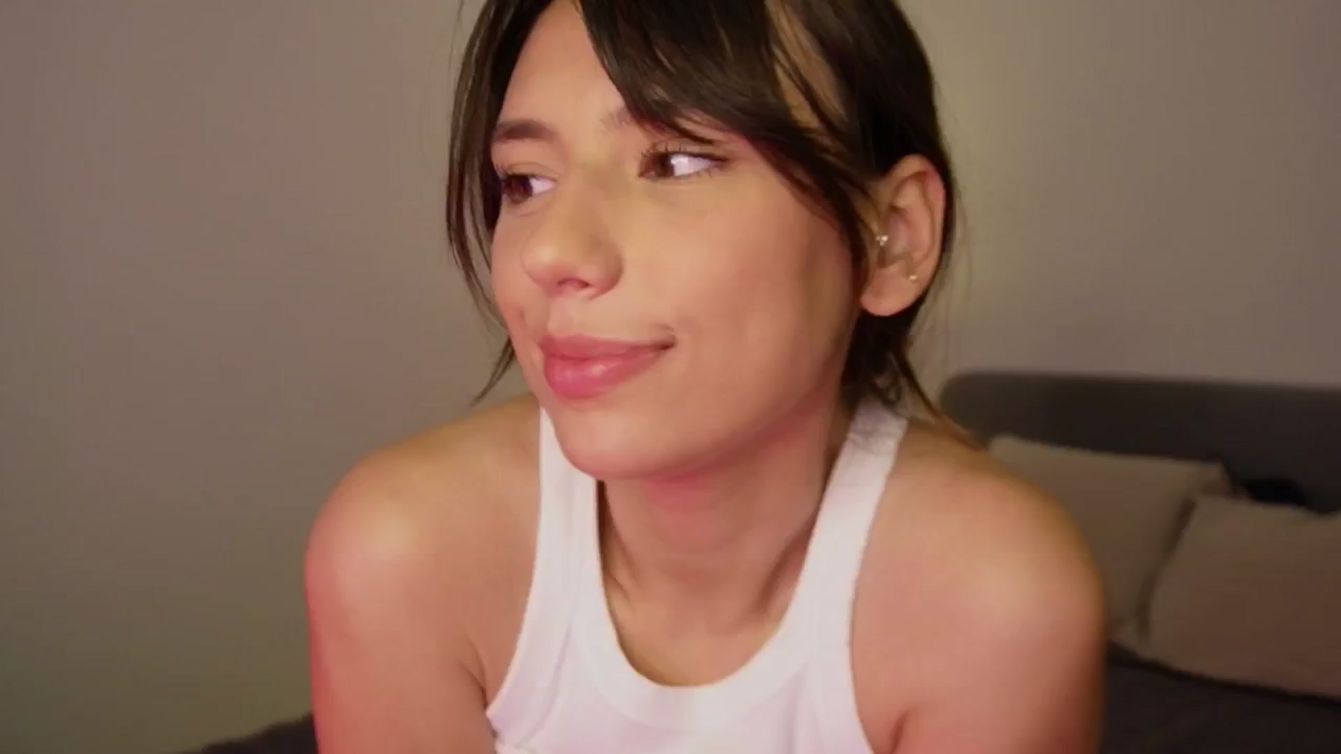 Gallery image thumbnail from AlexaBlancOh's myfreecams stream on, 06/20/2024, 06:14 image 17 of 20