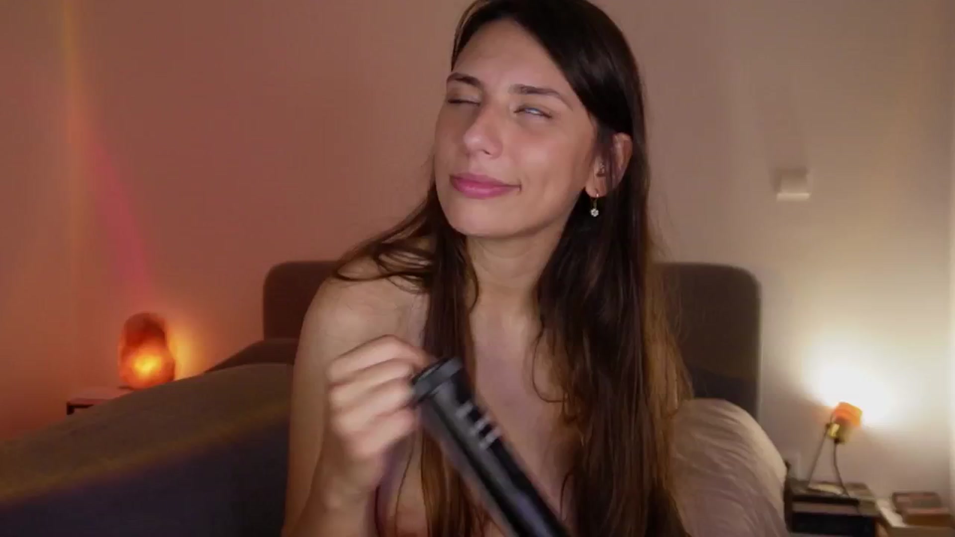 Gallery image thumbnail from AlexaBlancOh's myfreecams stream on, 10/05/2024, 09:46 image 14 of 20