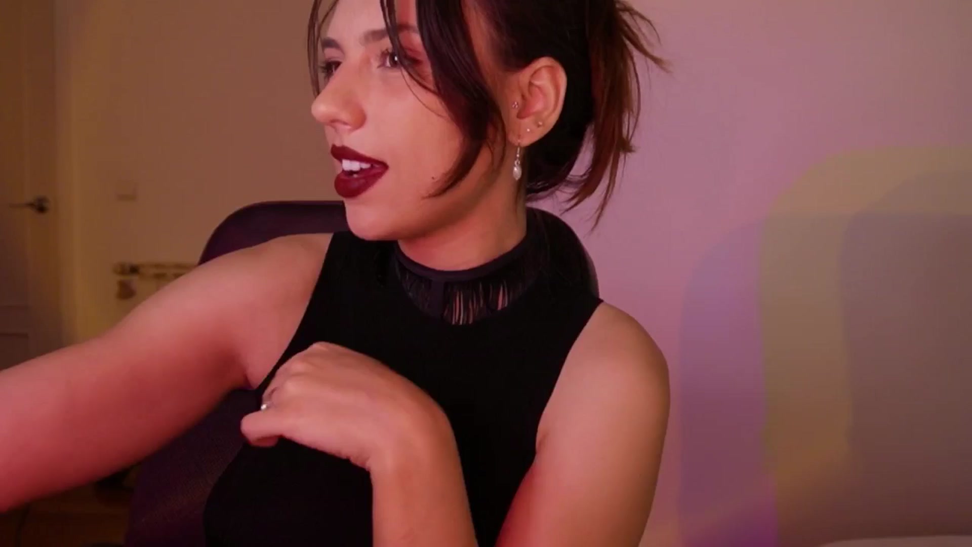 Gallery image thumbnail from AlexaBlancOh's myfreecams stream on, 10/10/2024, 06:39 image 1 of 20