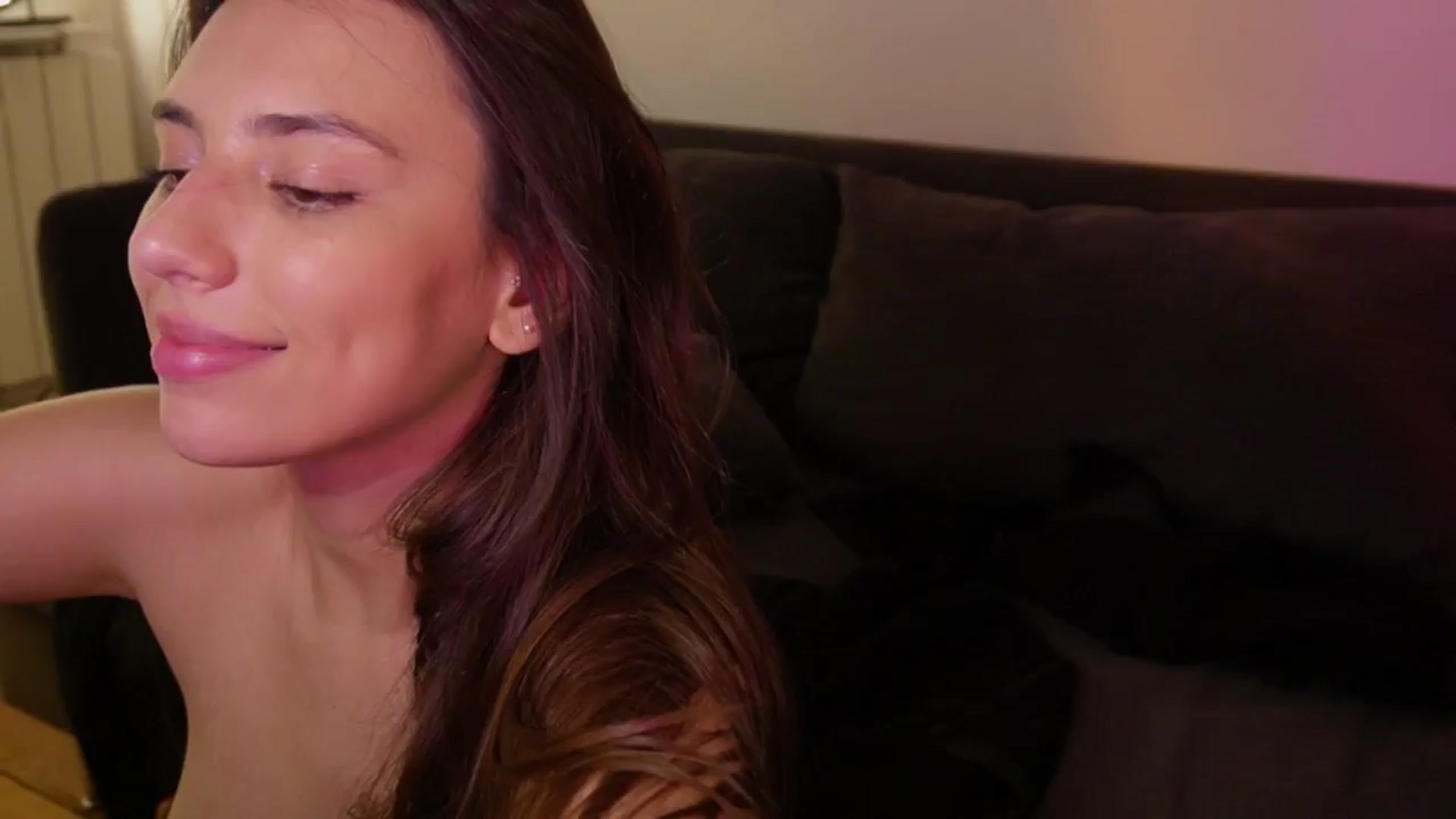 Gallery image thumbnail from AlexaBlancOh's myfreecams stream on, 12/08/2024, 06:52 image 14 of 20
