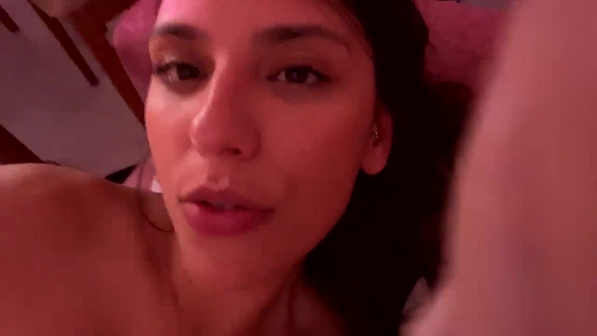 Gallery image thumbnail from AlexaBlancOh's myfreecams stream on, 03/08/2025, 11:20 image 10 of 20