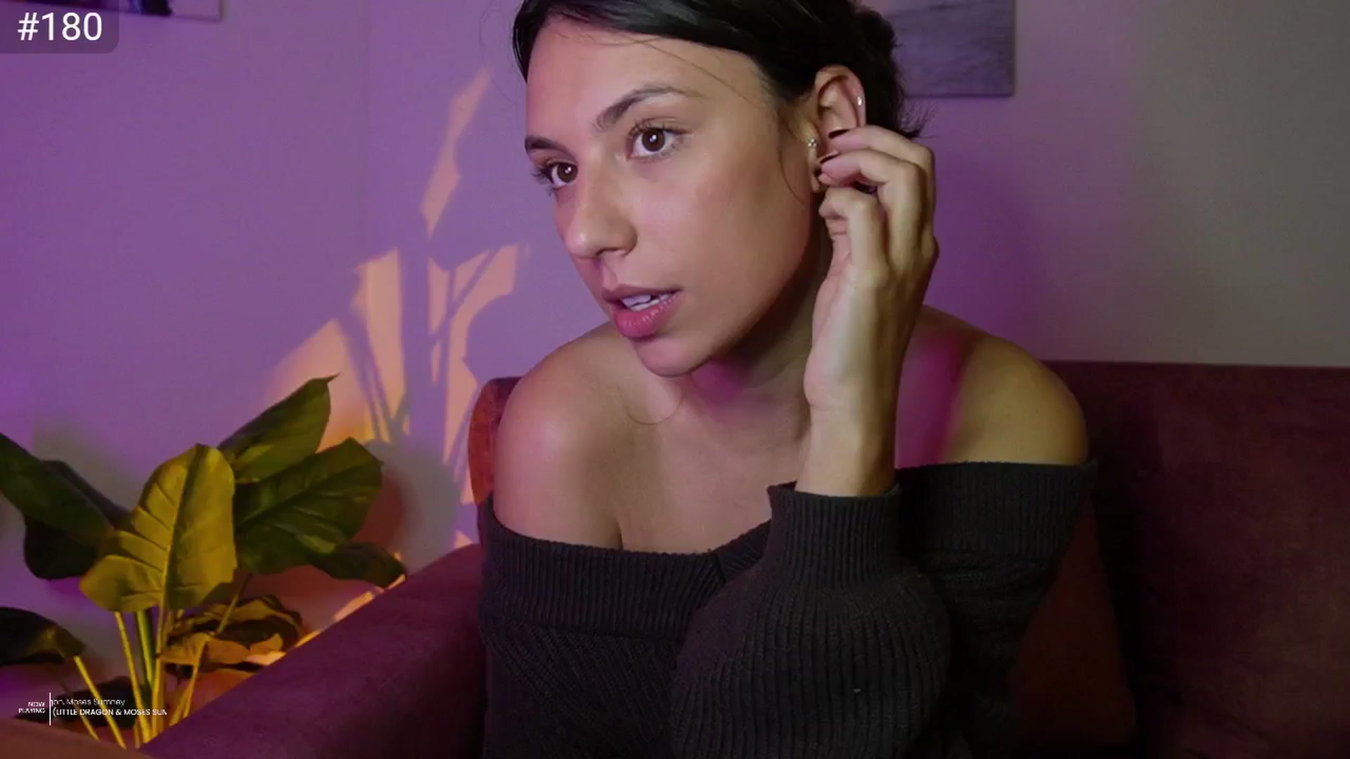 Gallery image thumbnail from AlexaBlancOh's myfreecams stream on, 03/25/2025, 10:46 image 9 of 20