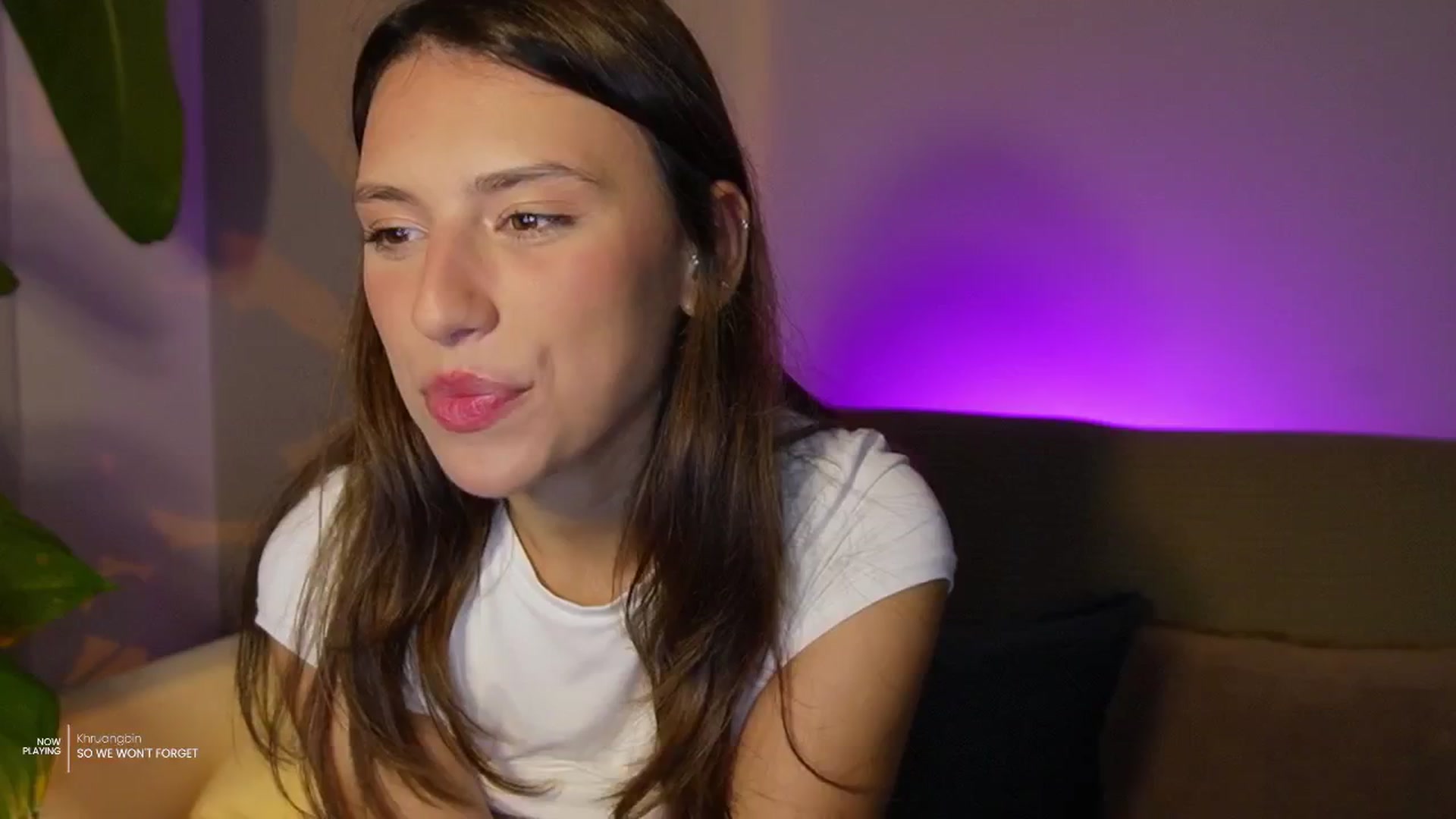 Gallery image thumbnail from AlexaBlancOh's myfreecams stream on, 04/10/2025, 07:09 image 4 of 20