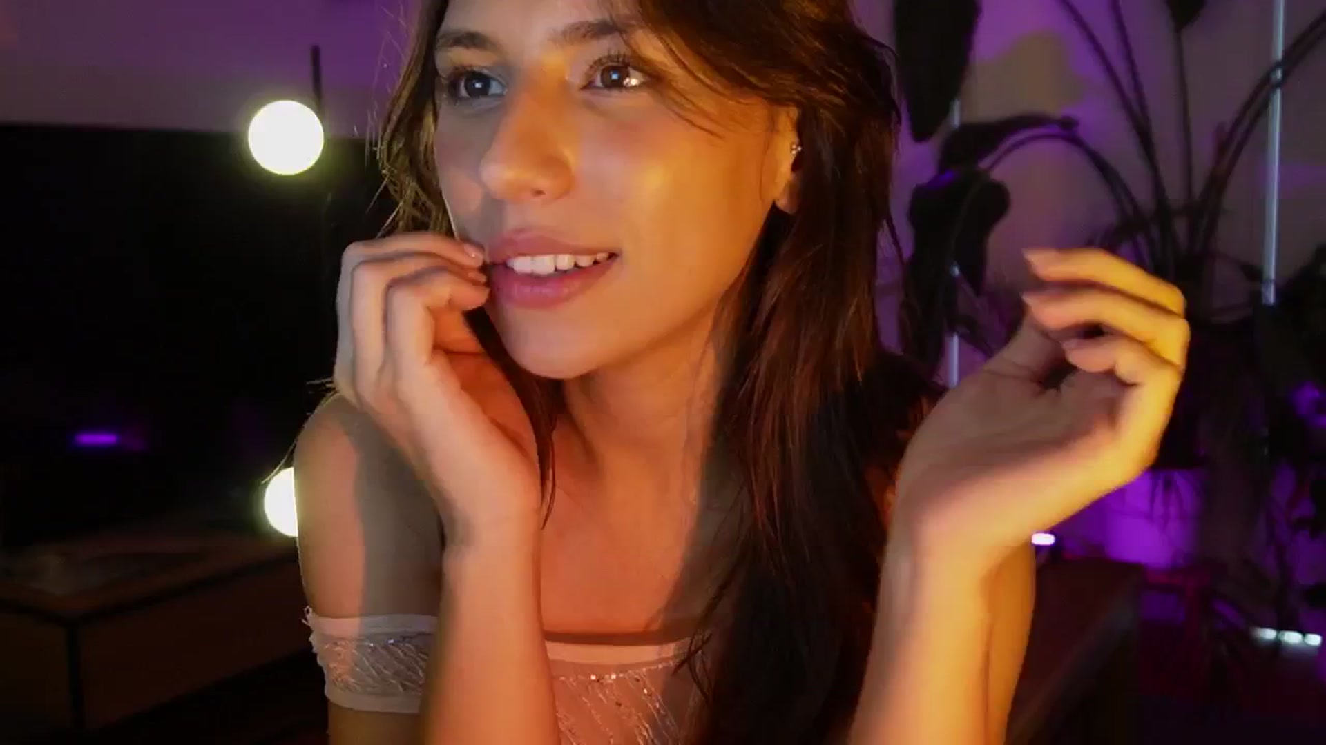 Gallery image thumbnail from AlexaBlancOh's myfreecams stream on, 04/13/2025, 08:53 image 19 of 20
