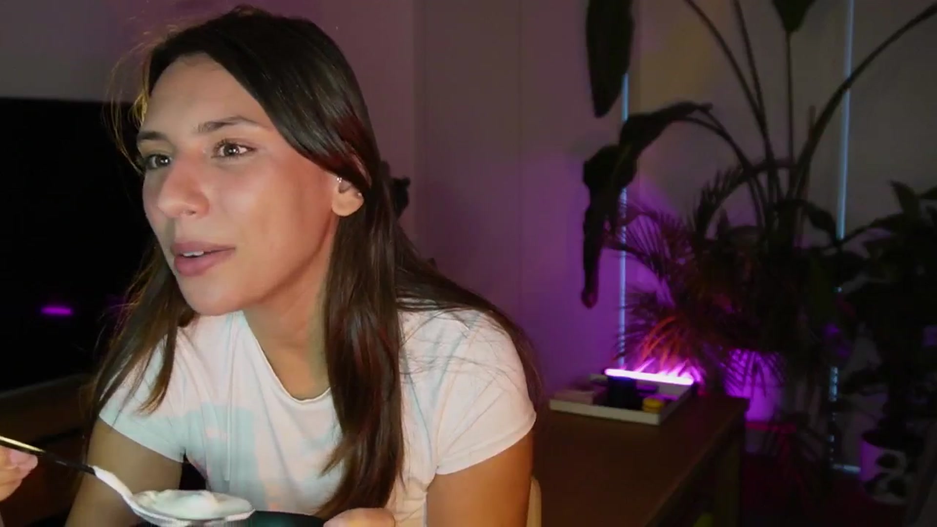 Gallery image thumbnail from AlexaBlancOh's myfreecams stream on, 04/15/2025, 08:59 image 9 of 20