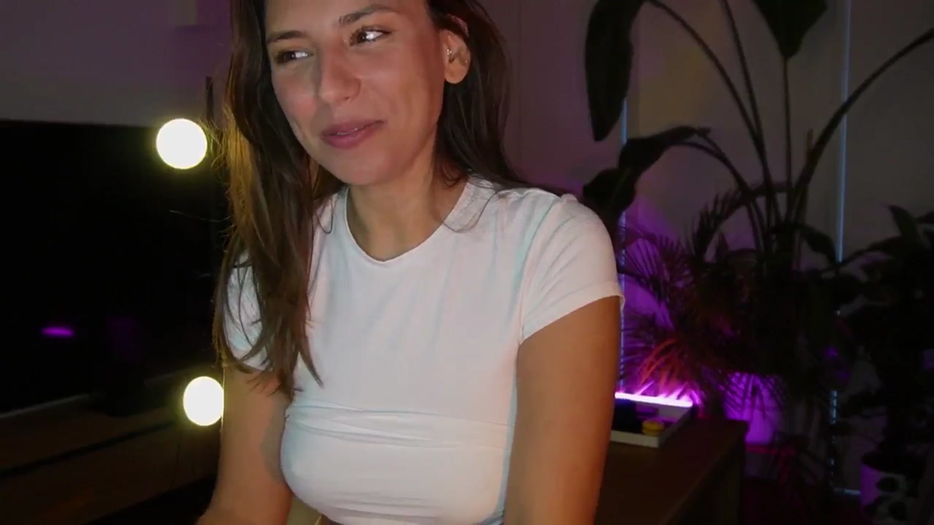 Gallery image thumbnail from AlexaBlancOh's myfreecams stream on, 04/15/2025, 08:59 image 8 of 20