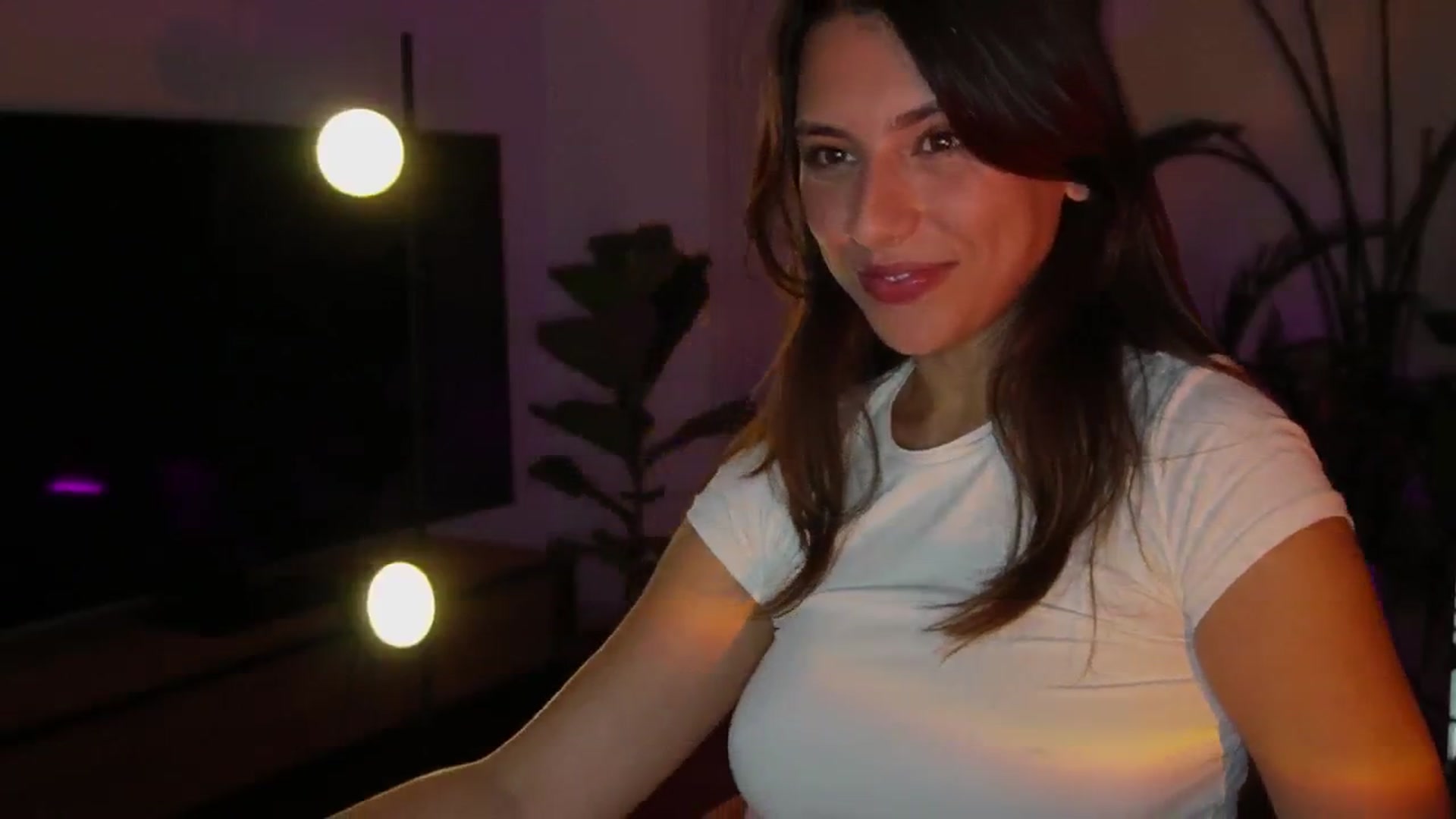 Gallery image thumbnail from AlexaBlancOh's myfreecams stream on, 04/15/2025, 08:59 image 11 of 20