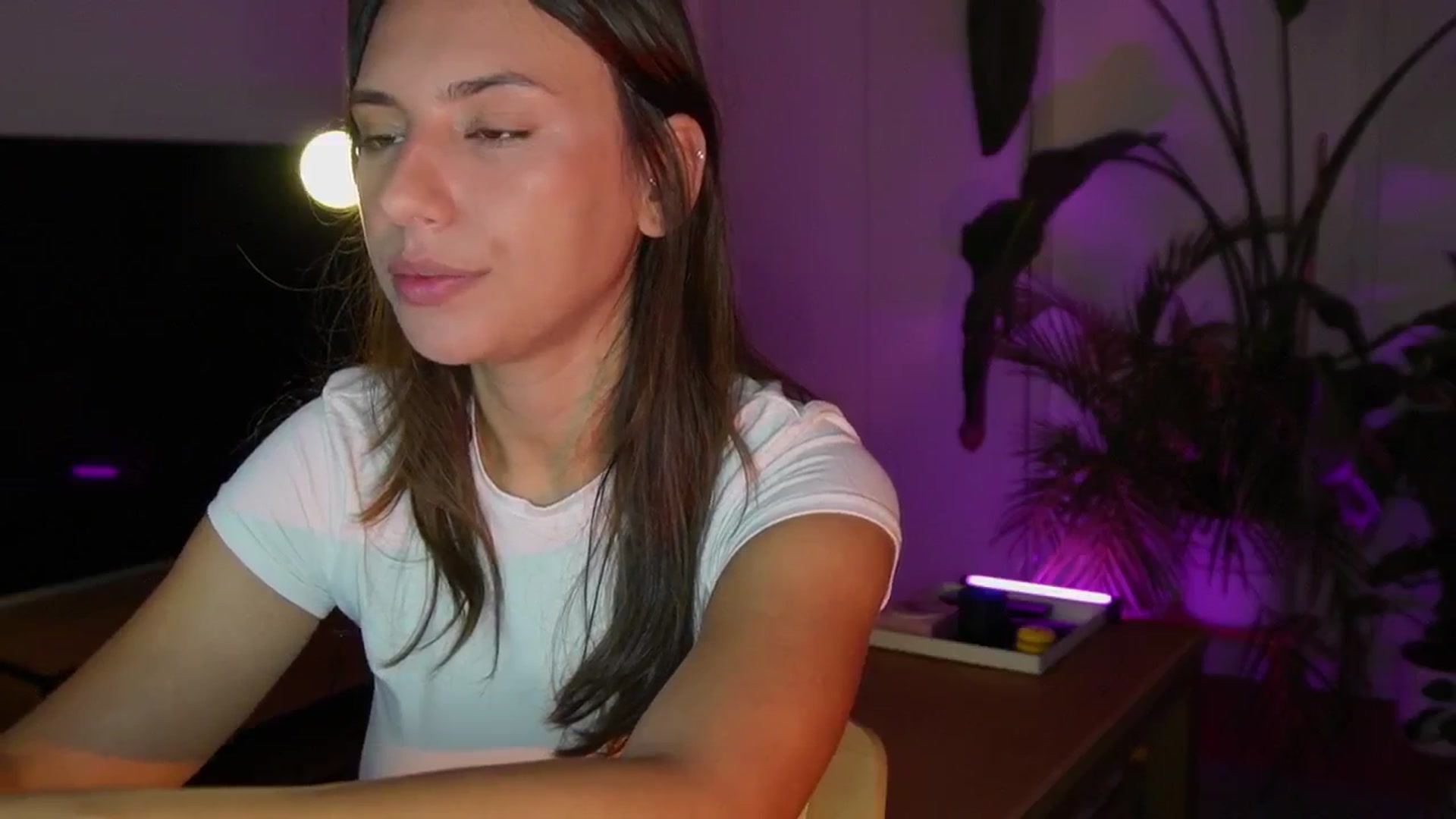 Gallery image thumbnail from AlexaBlancOh's myfreecams stream on, 04/15/2025, 08:59 image 2 of 20