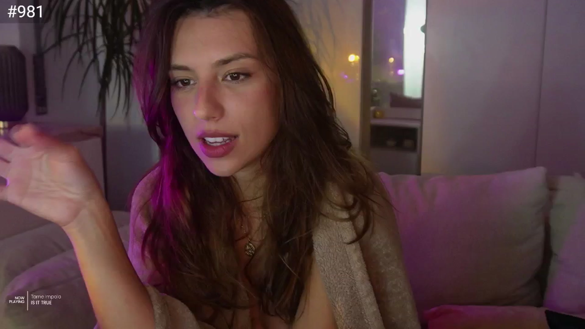 Gallery image thumbnail from AlexaBlancOh's myfreecams stream on, 06/08/2025, 07:01 image 18 of 20
