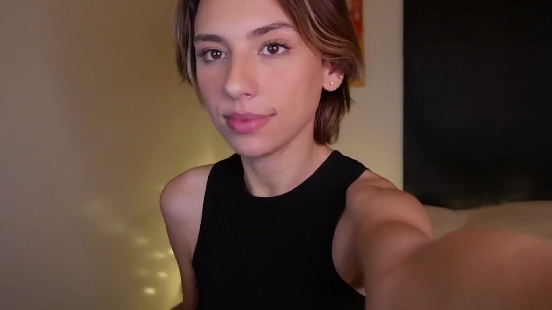 Gallery image thumbnail from AlexaBlancOh's myfreecams stream on, 01/13/2026, 07:57 image 16 of 20