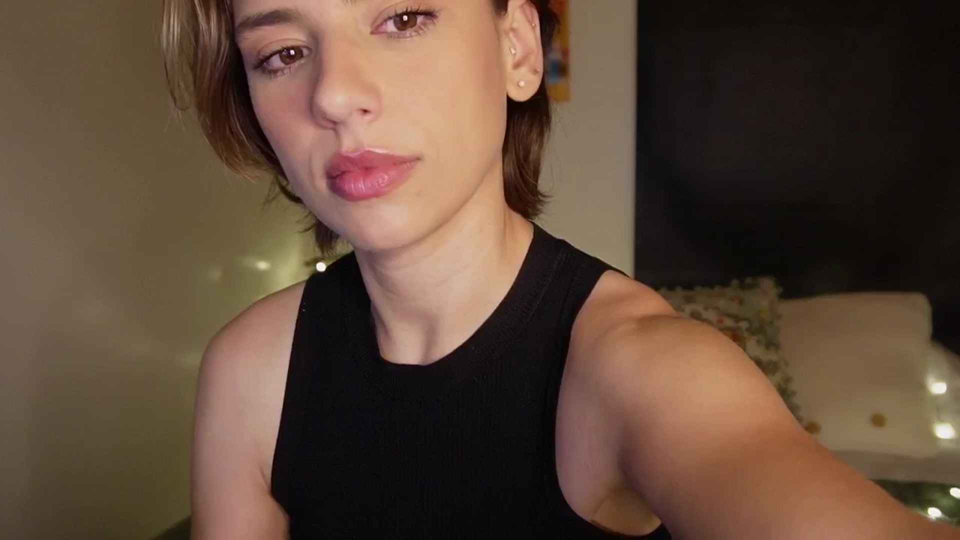 Gallery image thumbnail from AlexaBlancOh's myfreecams stream on, 01/13/2026, 07:57 image 2 of 20