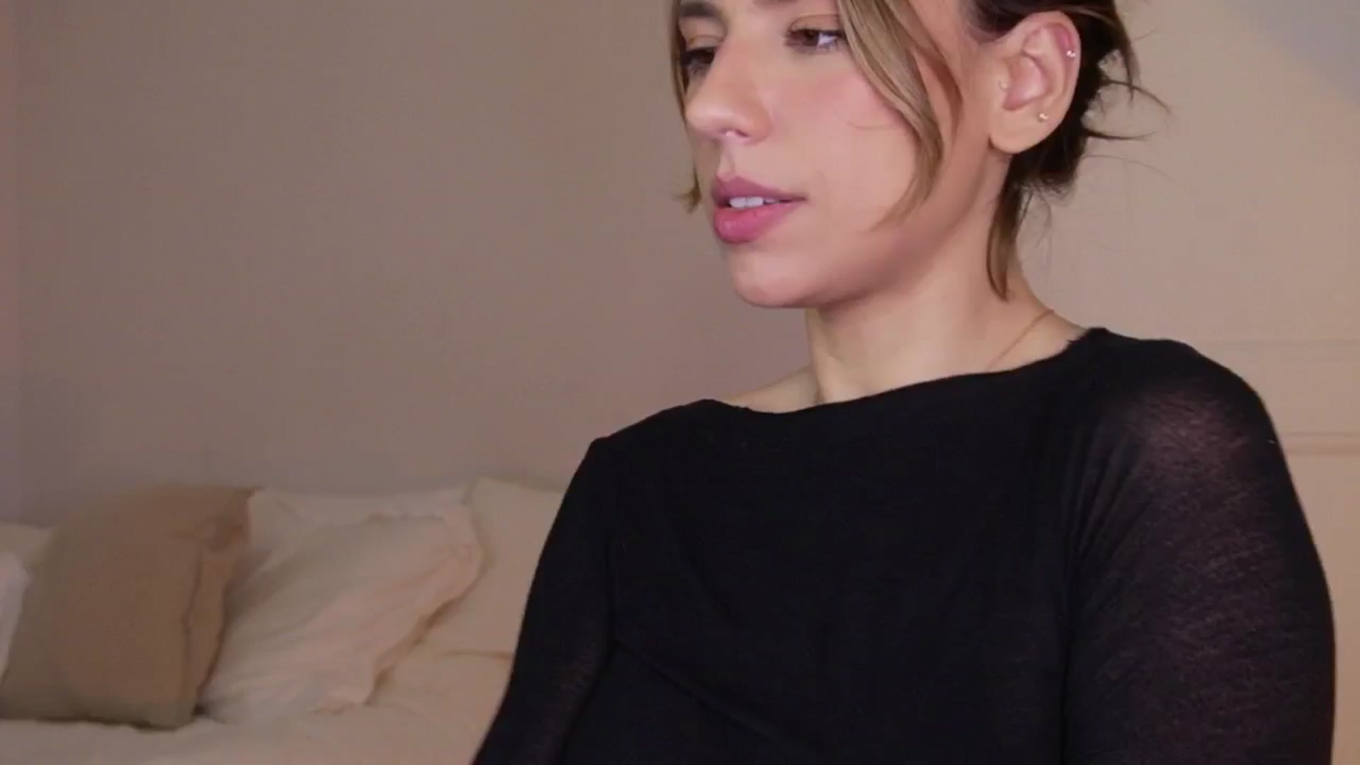 Gallery image thumbnail from AlexaBlancOh's myfreecams stream on, 02/07/2026, 06:11 image 8 of 20
