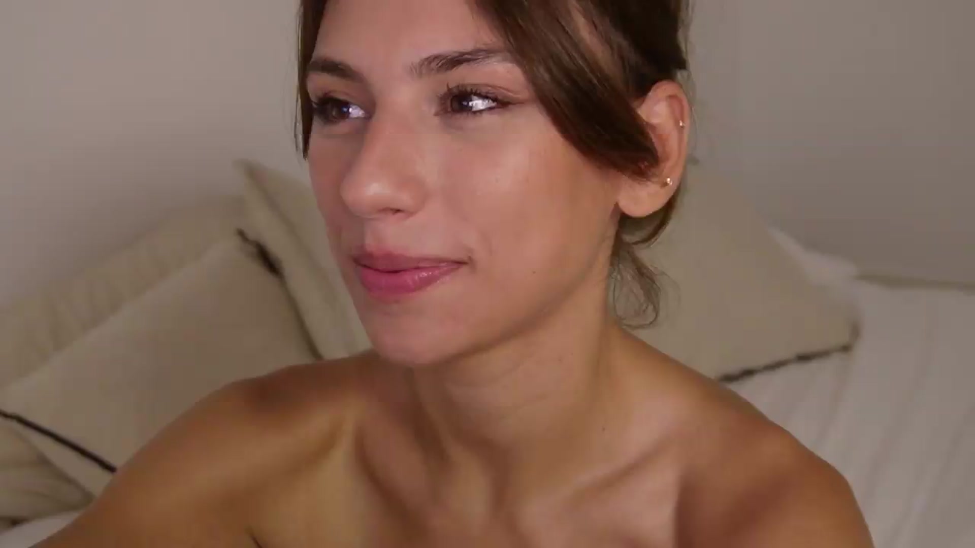 Gallery image thumbnail from AlexaBlancOh's myfreecams stream on, 07/22/2026, 06:44 image 7 of 20