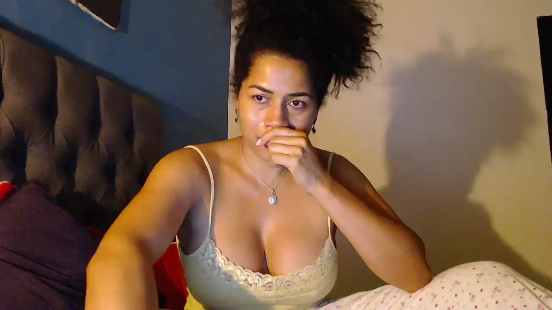 Gallery image thumbnail from AlexaBrum's myfreecams stream on, 12/19/2024, 08:02 image 6 of 20