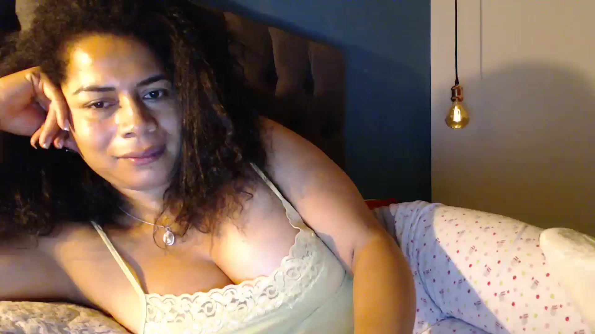 Gallery image thumbnail from AlexaBrum's myfreecams stream on, 12/19/2024, 08:02 image 2 of 20