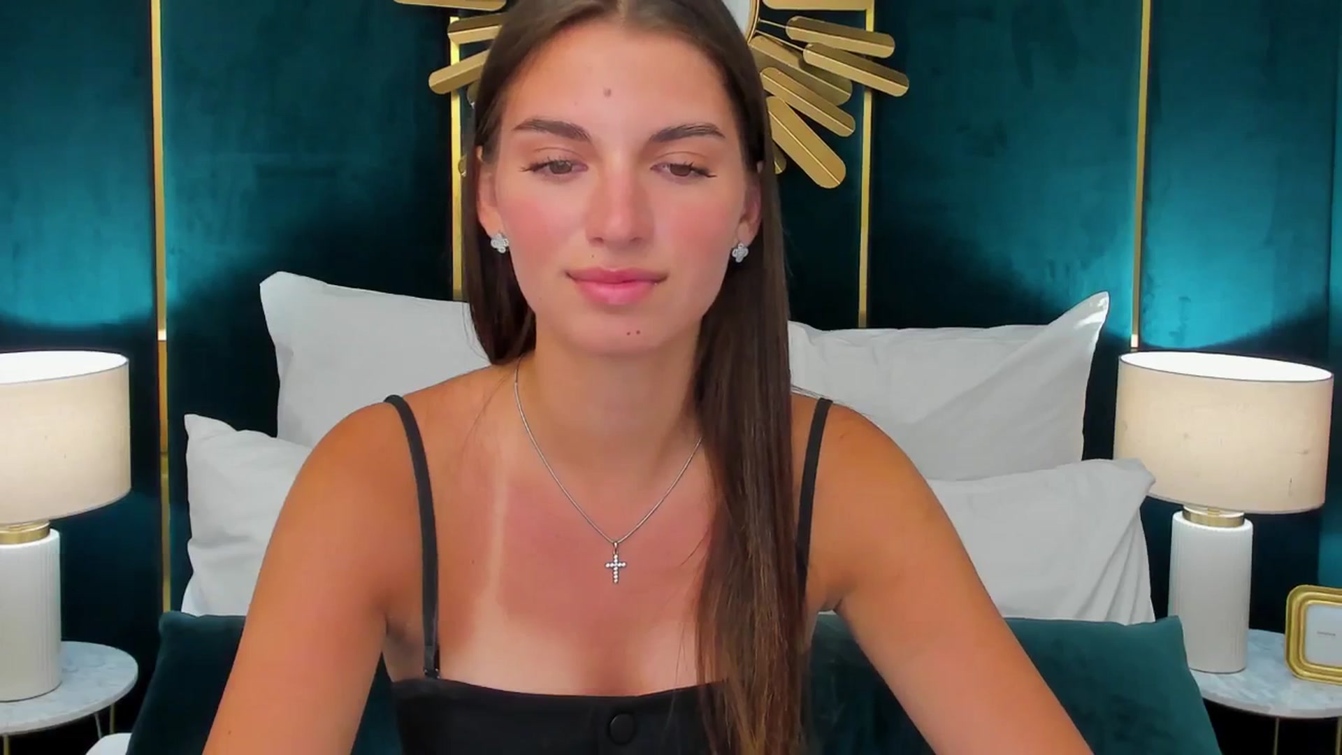 Gallery image thumbnail from AlexaG's myfreecams stream on, 07/05/2025, 10:54 image 6 of 20