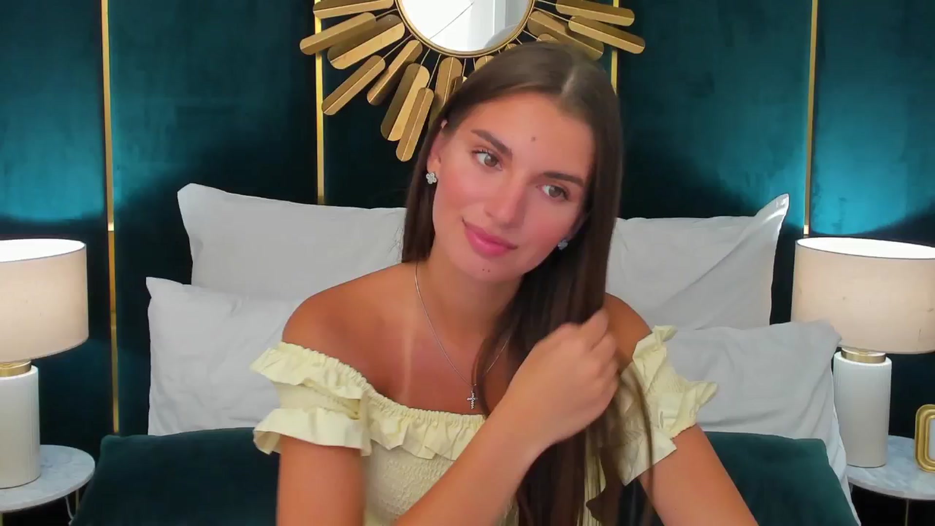 Gallery image thumbnail from AlexaG's myfreecams stream on, 07/06/2025, 11:02 image 1 of 20