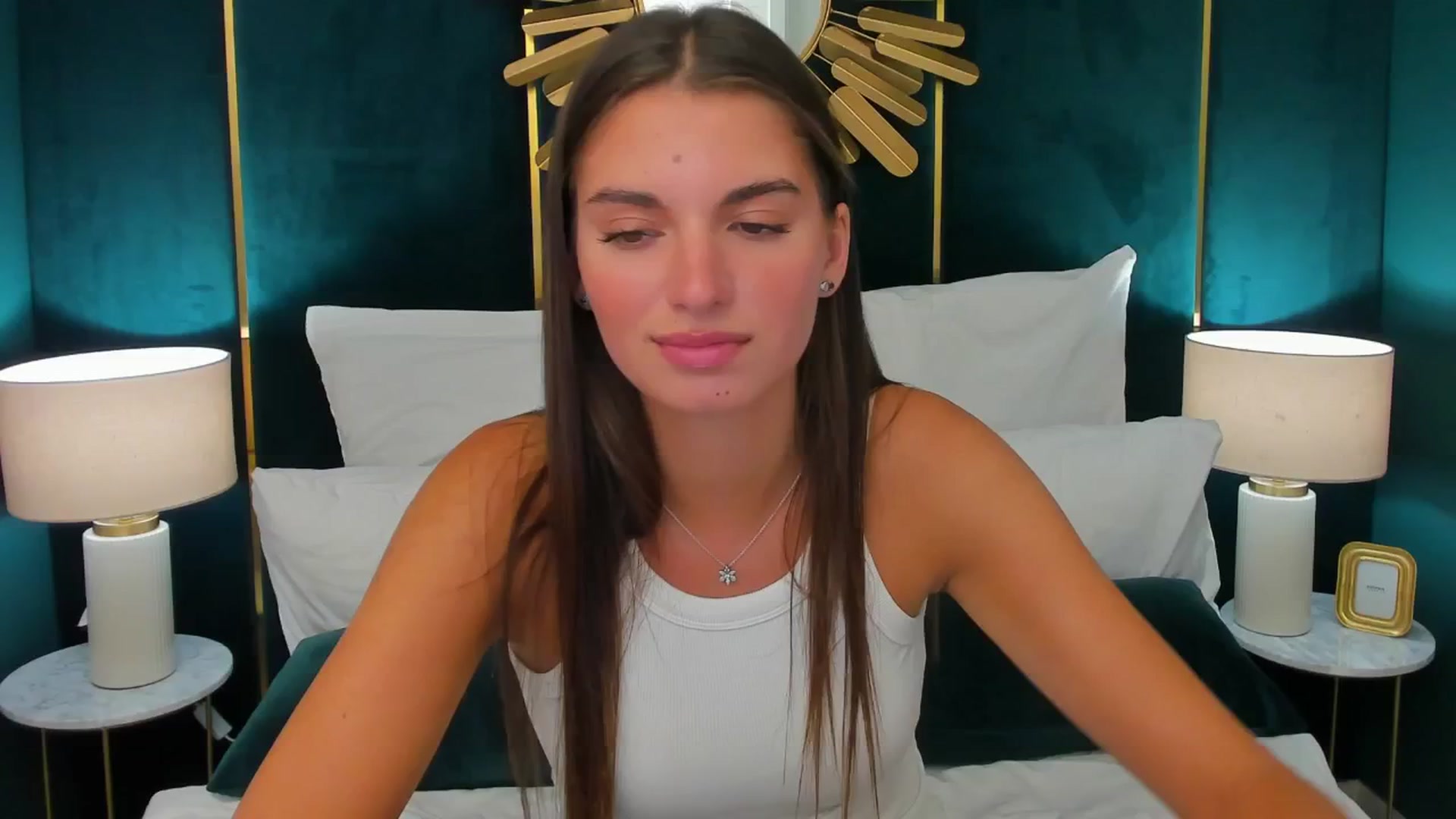 Gallery image thumbnail from AlexaG's myfreecams stream on, 07/17/2025, 11:54 image 1 of 20